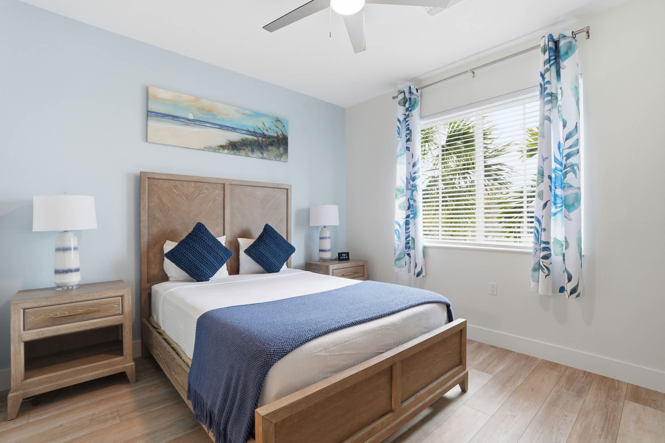 1226 Updated Sleeps 6 Close to Pool and Gym | Photo 4