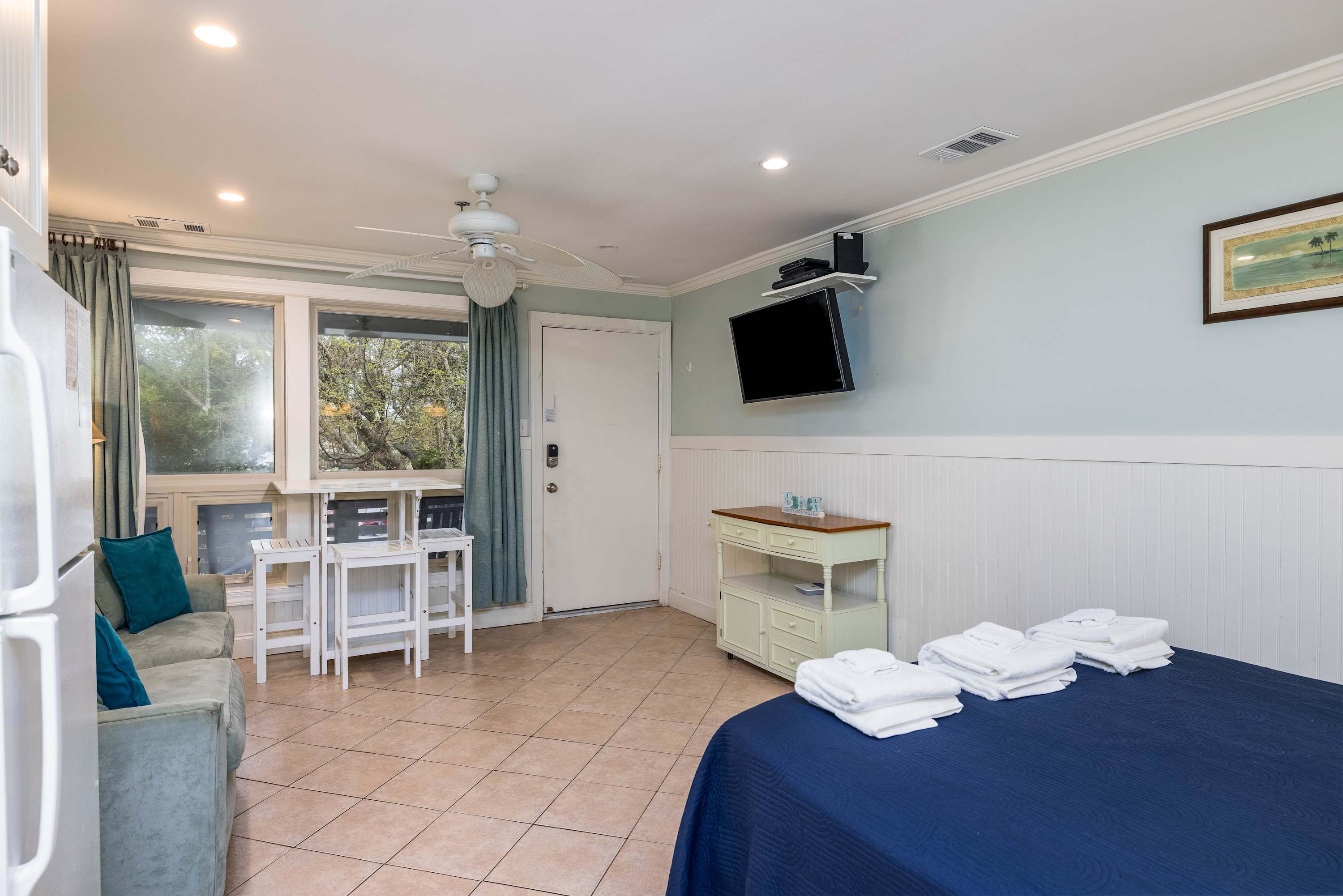 527 Sunsuite | Photo 3