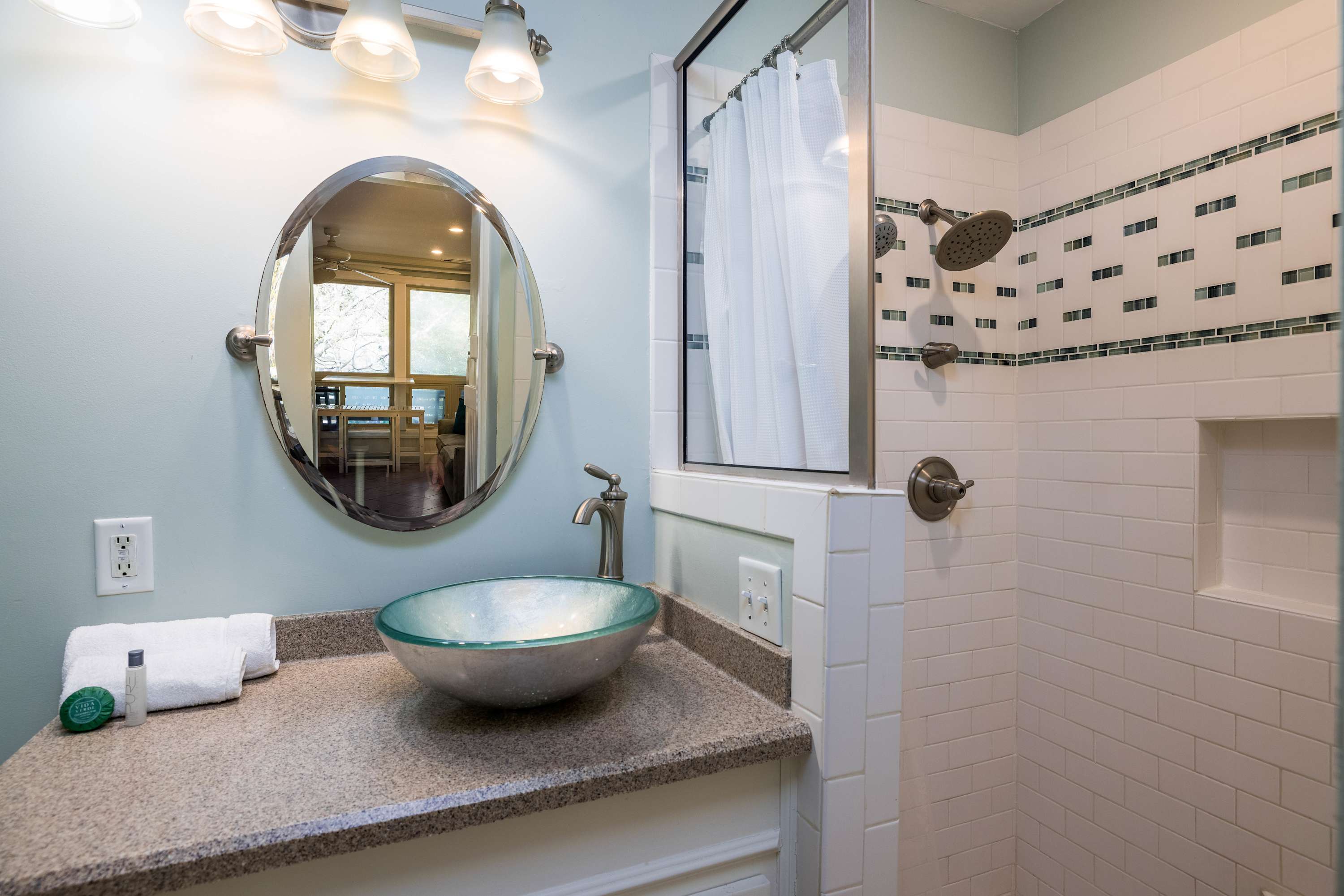 527 Sunsuite | Photo 11