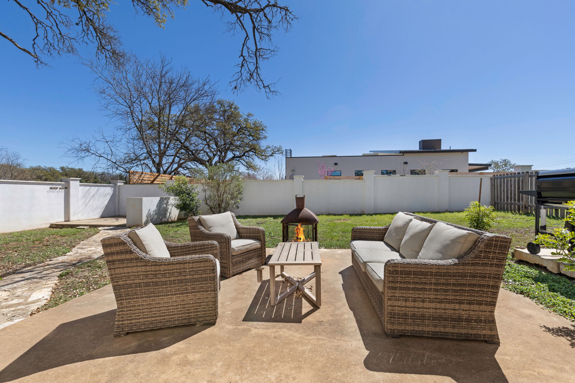 Beloved Haus - Hot-Tub, 4-Min to Main Street! | Photo 3