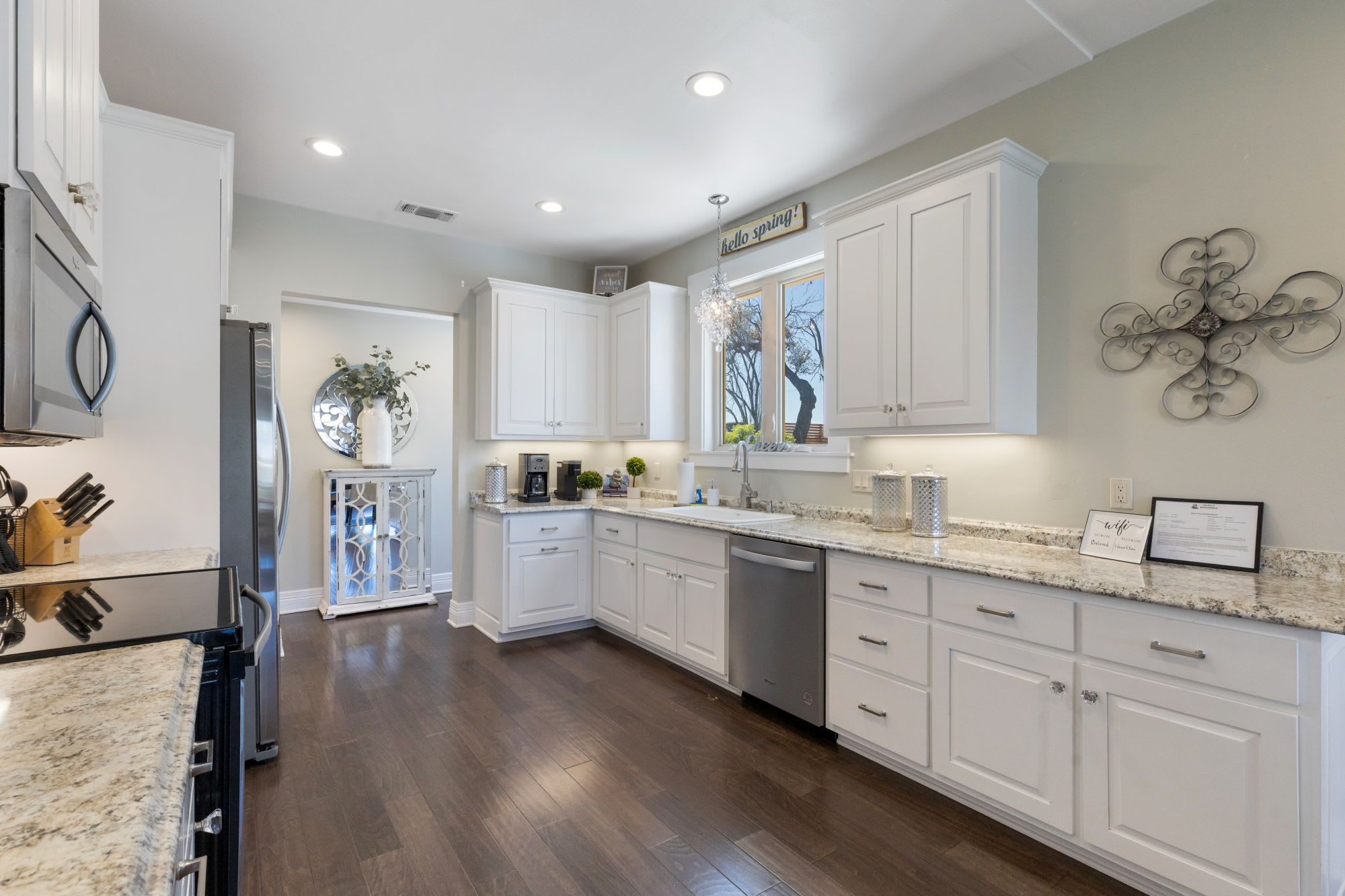 Beloved Haus - Hot-Tub, 4-Min to Main Street! | Photo 8