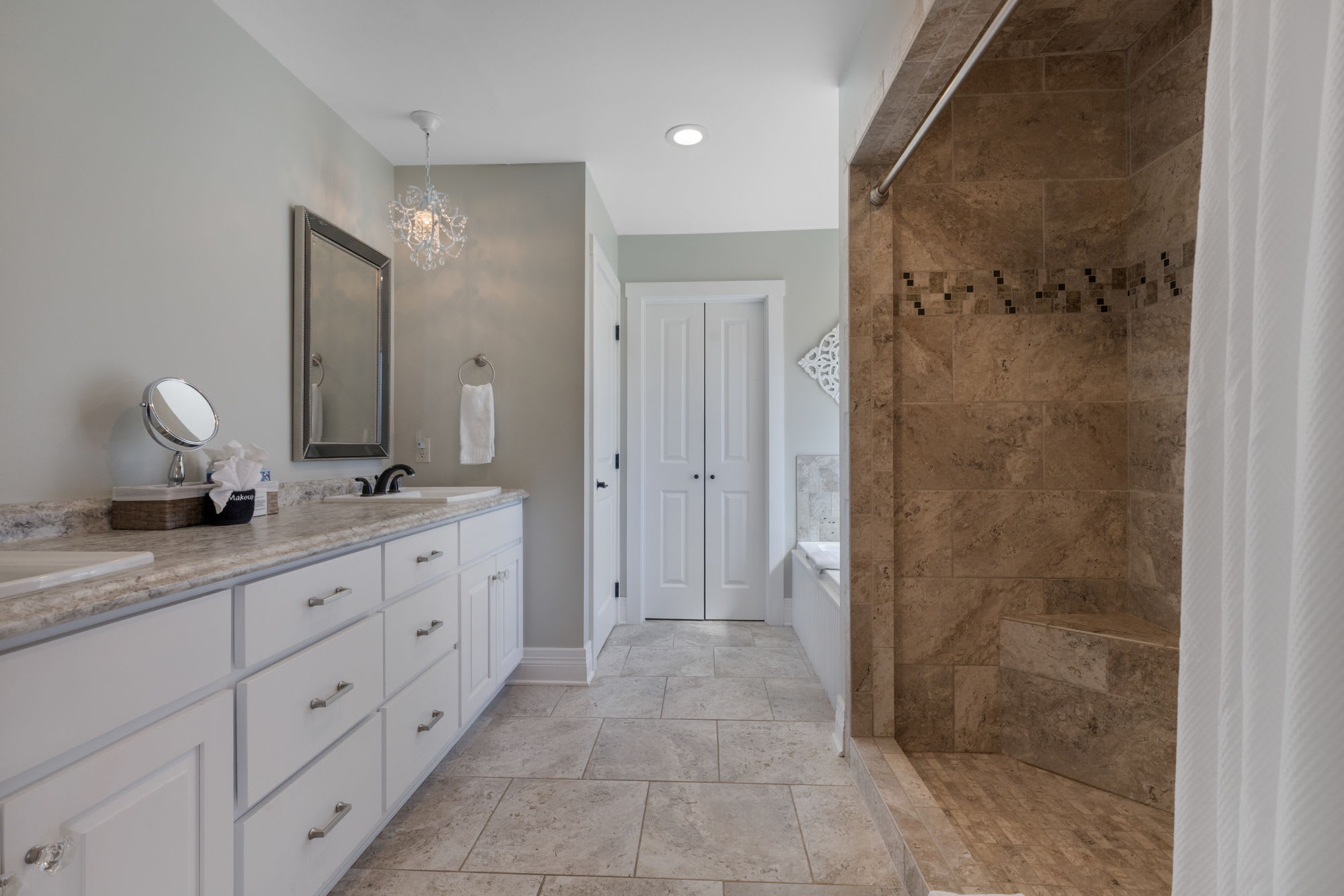 Beloved Haus - Hot-Tub, 4-Min to Main Street! | Photo 13