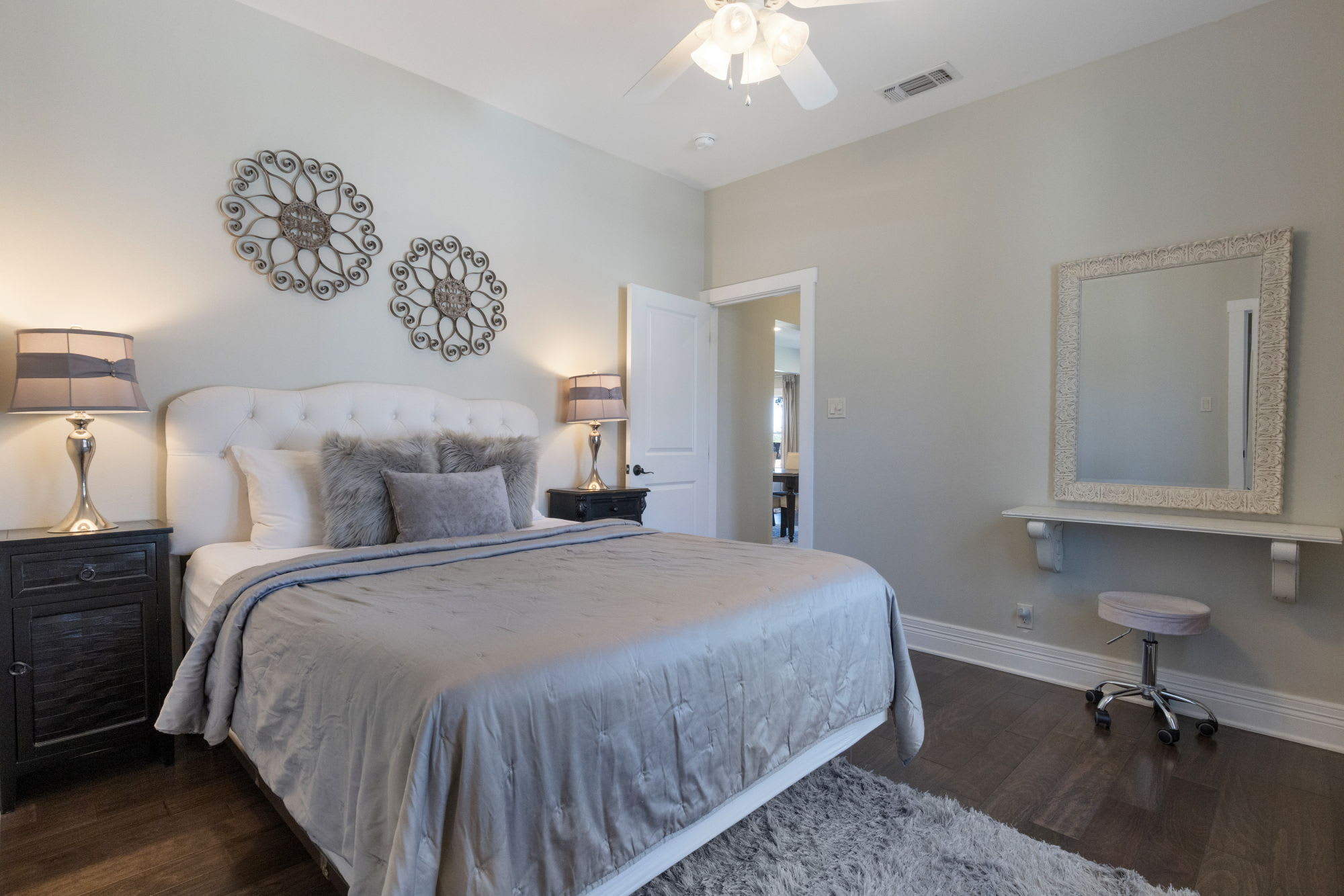 Beloved Haus - Hot-Tub, 4-Min to Main Street! | Photo 14