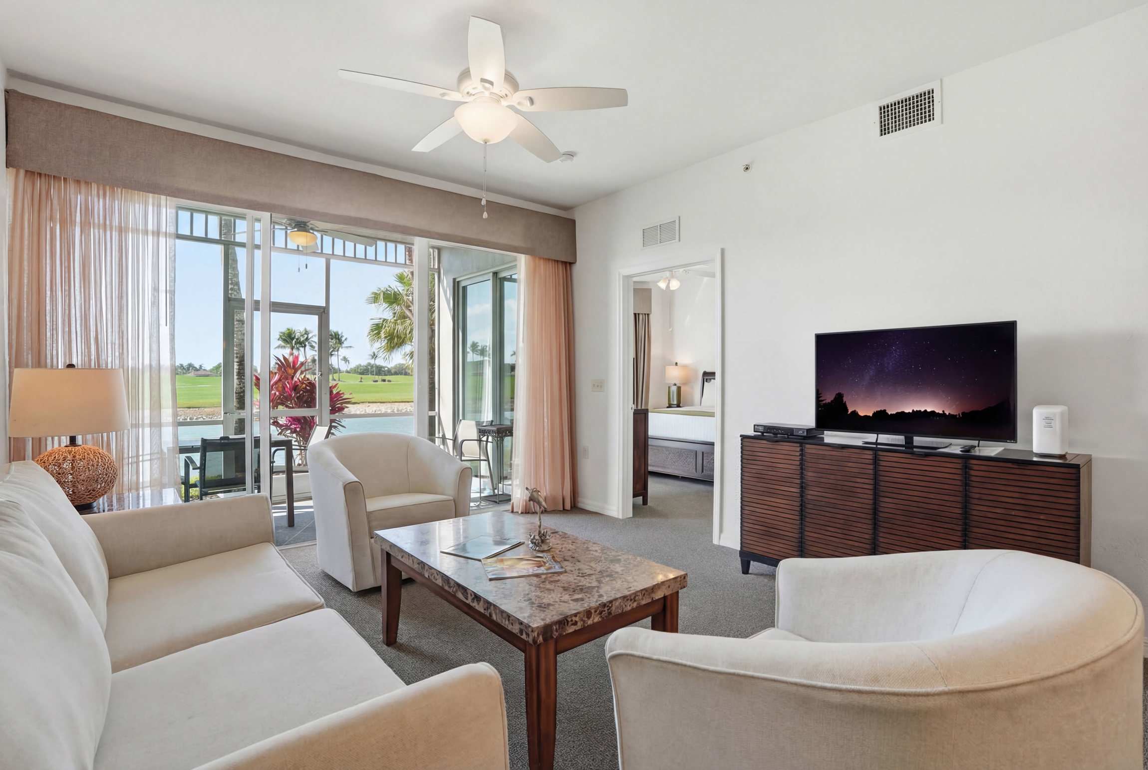 916 First Floor Golf and Lake View Sleeps 6