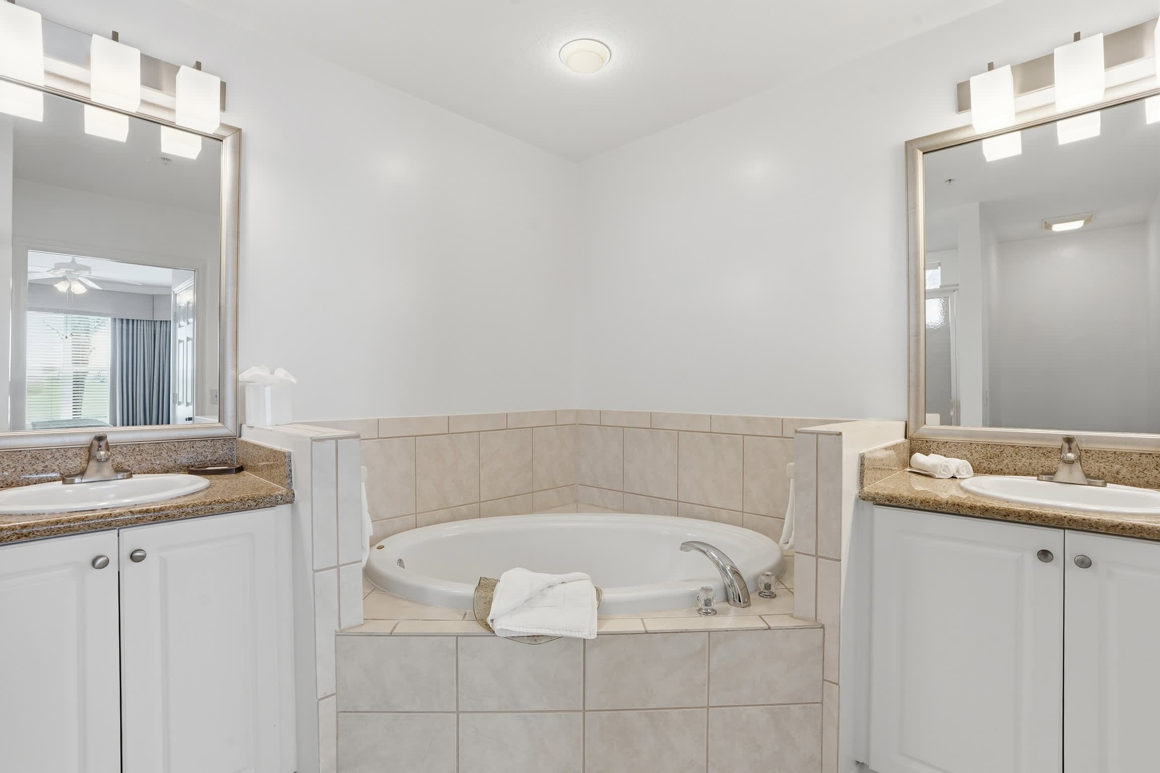 916 First Floor Golf and Lake View Sleeps 6 | Photo 23