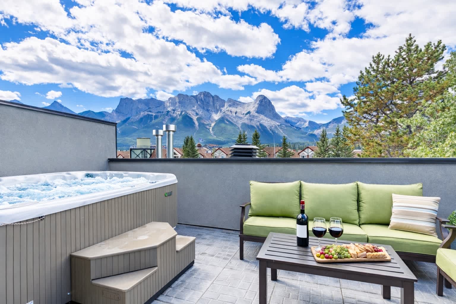 Rundleview - Impeccable Design and Private Hot Tub