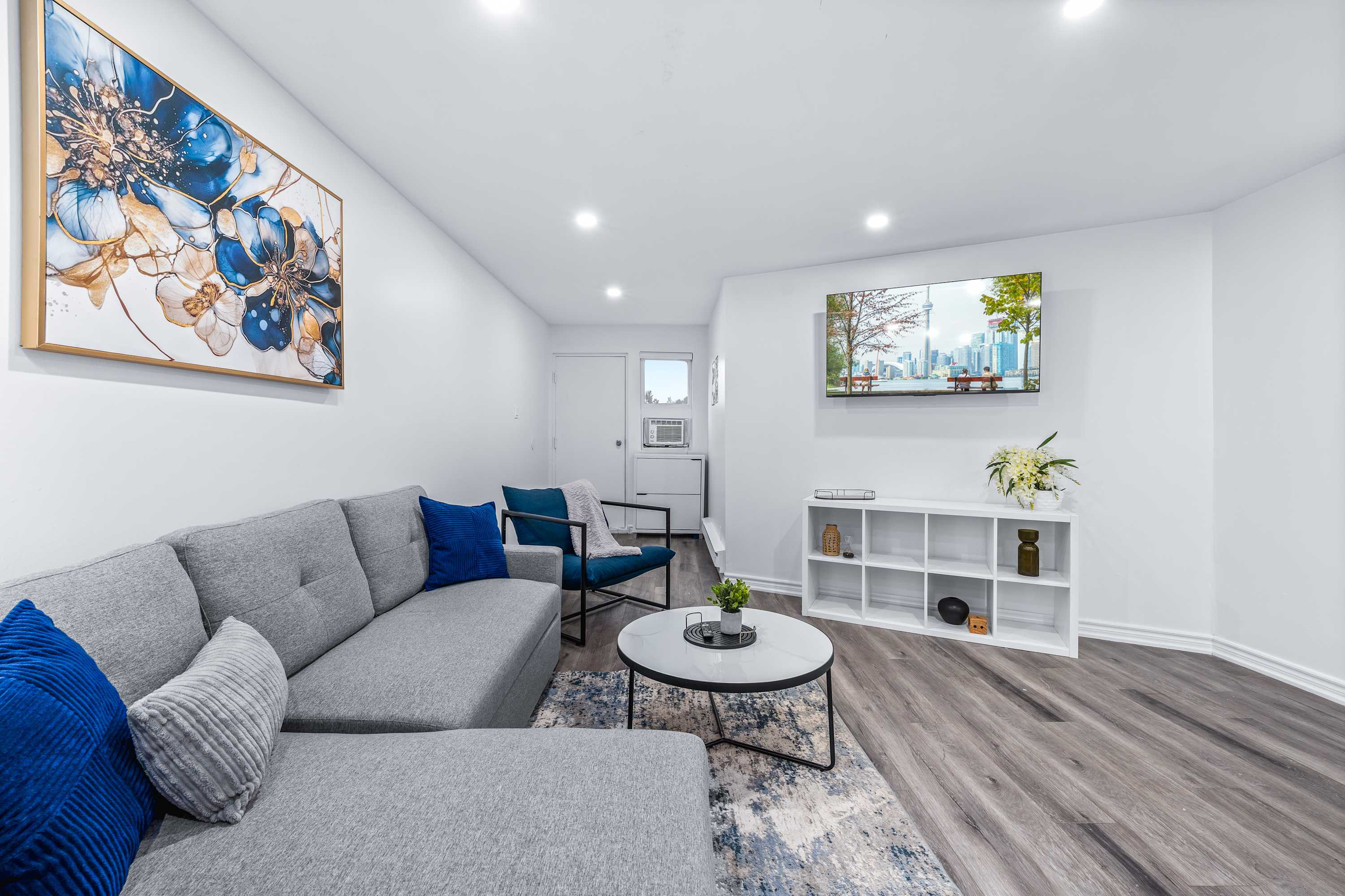 Relaxing Group Retreat Near Little Italy 6