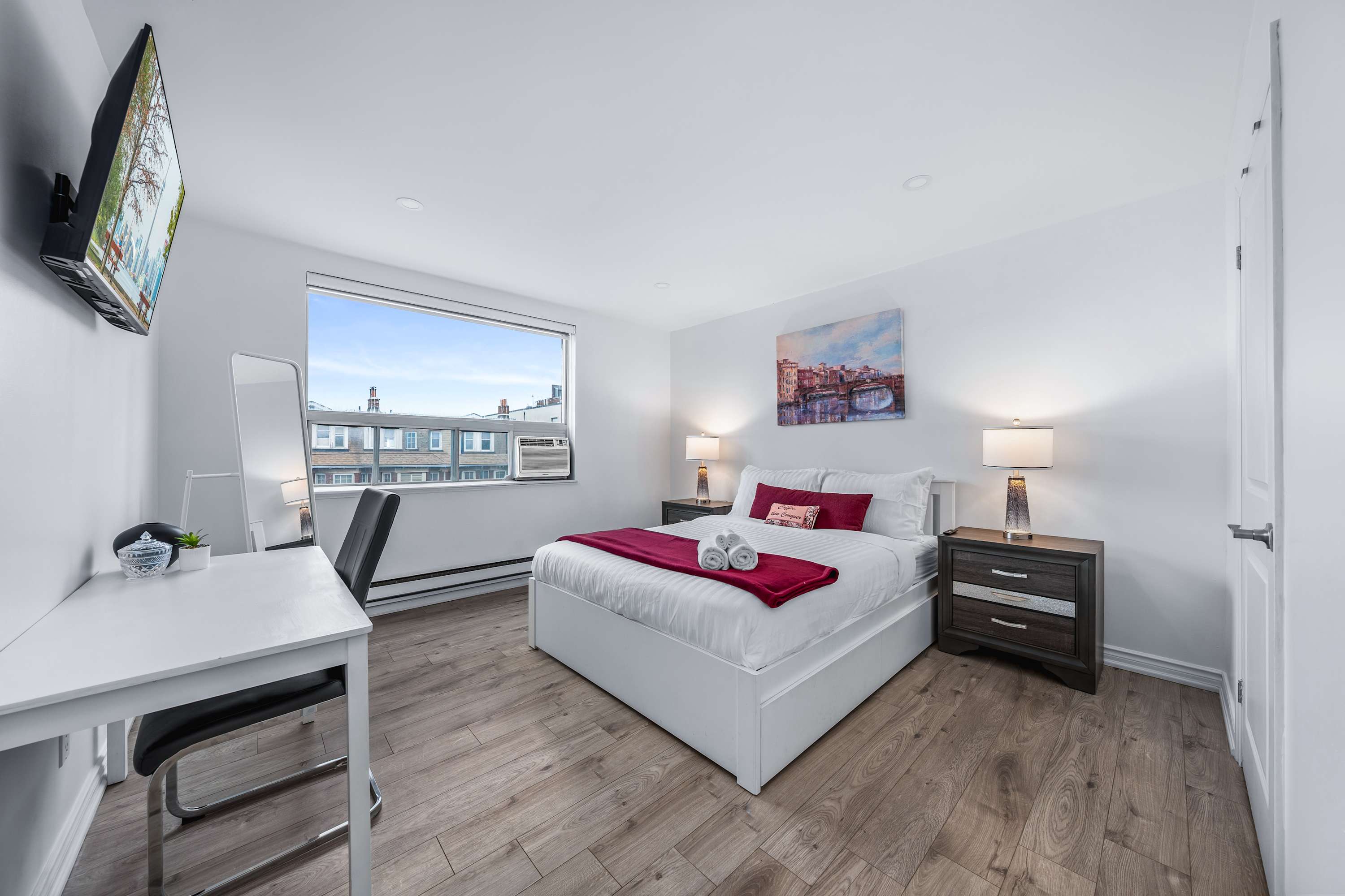 Relaxing Group Retreat Near Little Italy 4