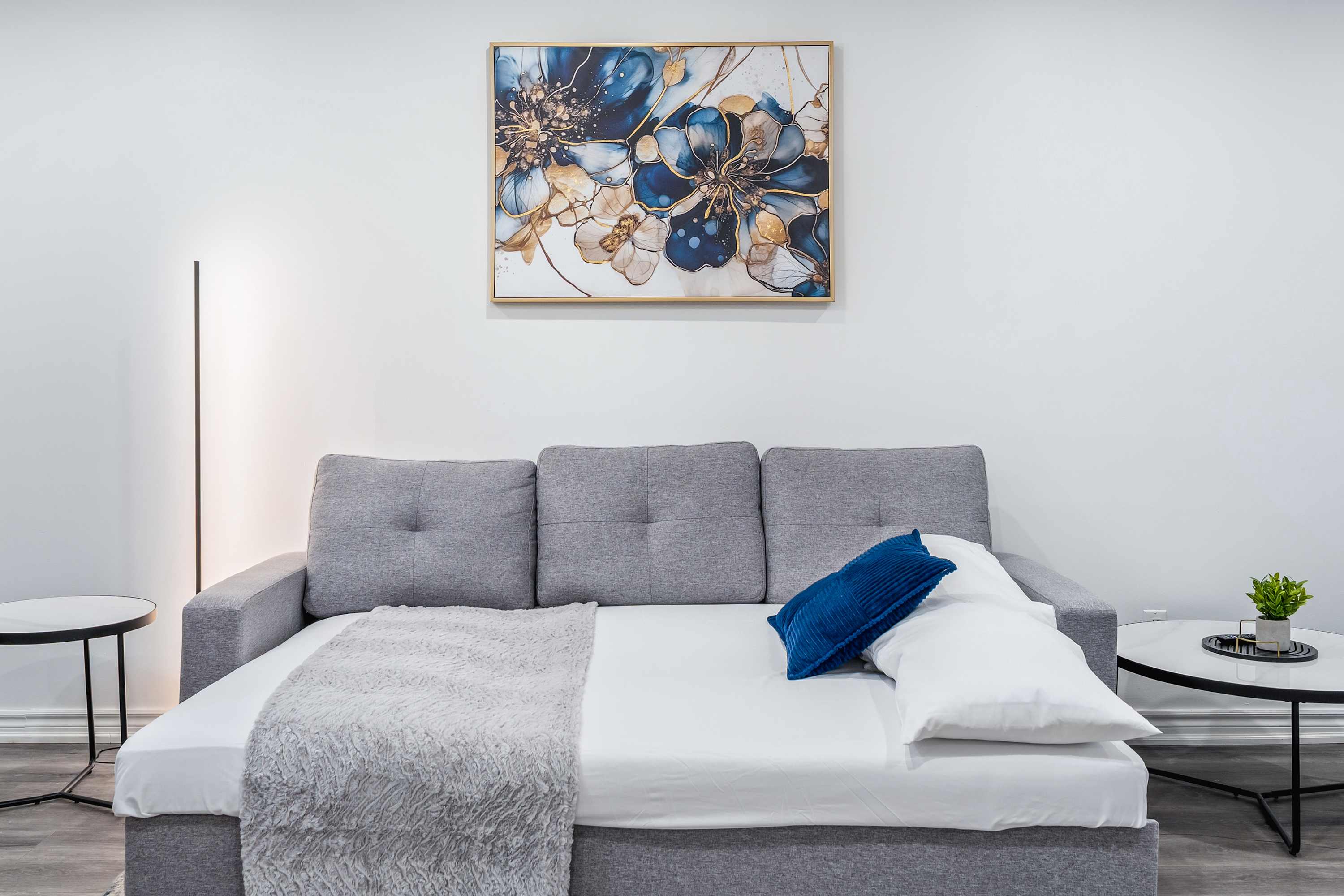 Relaxing Group Retreat Near Little Italy 7