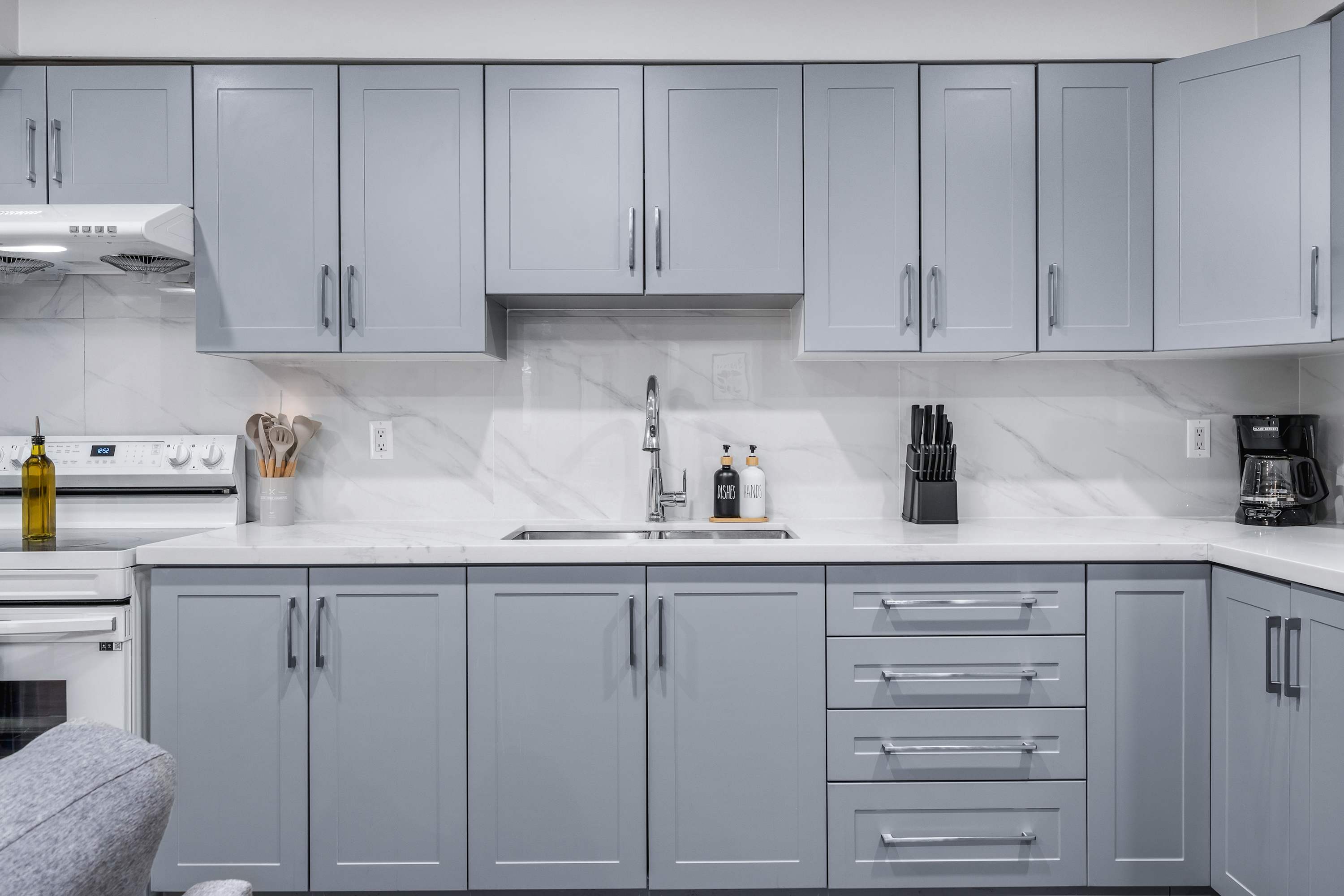 Functional kitchen with everything you need.