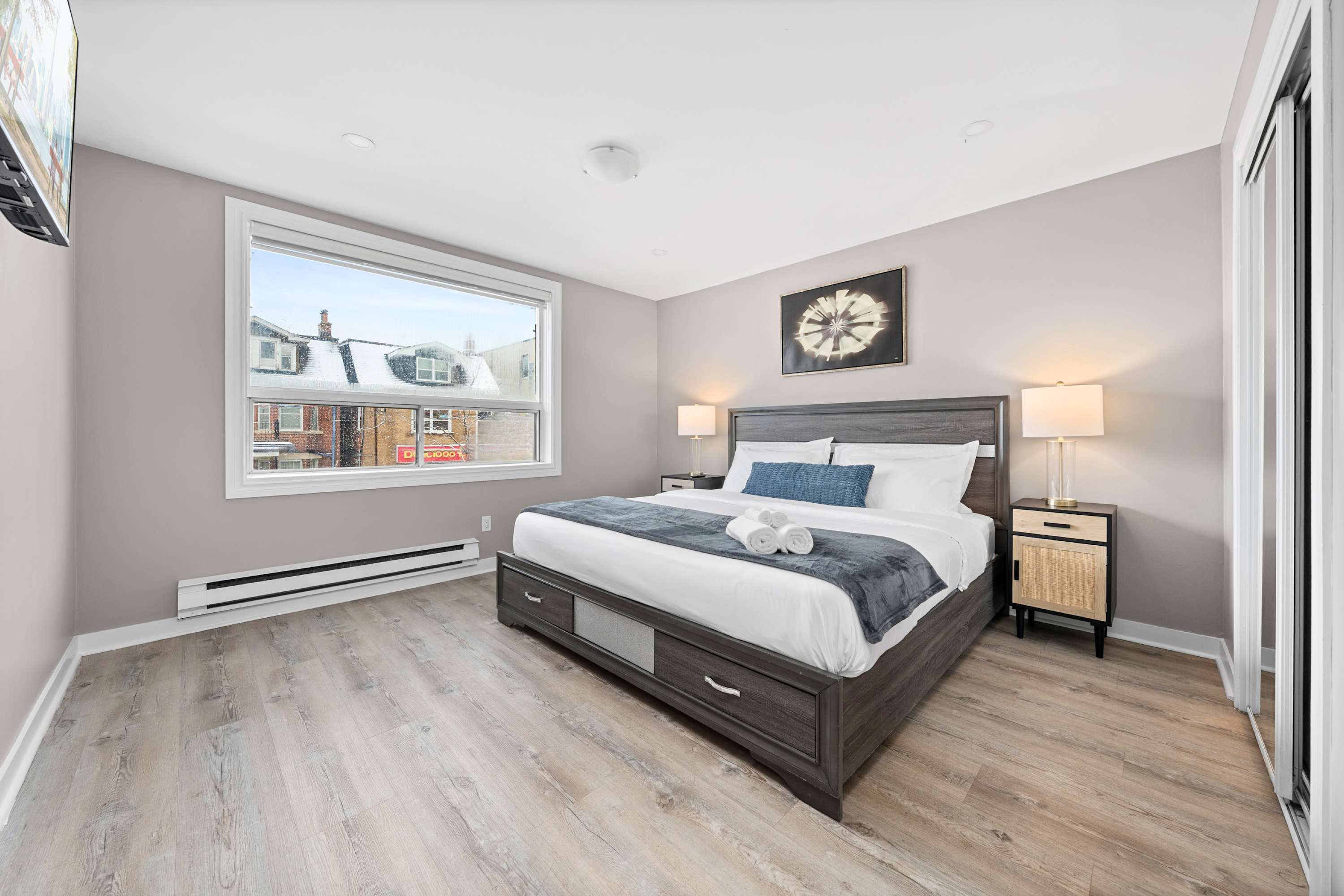 Cozy Unit Near Little Italy Trinity Bellwoods 5