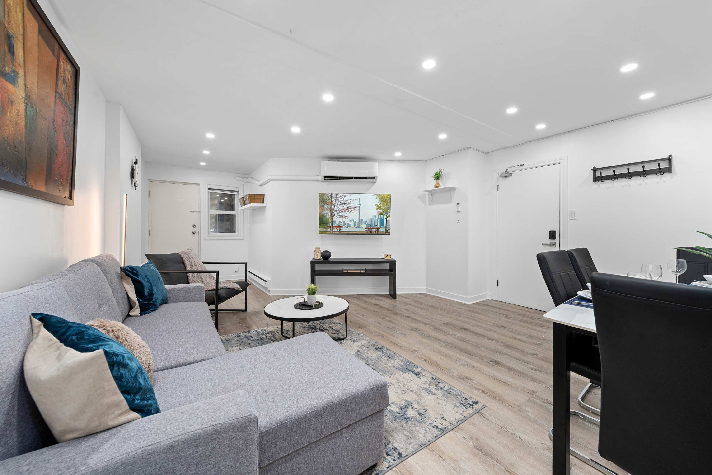 Cozy Unit Near Little Italy Trinity Bellwoods 6