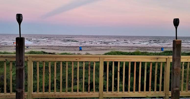 The Polynesian A Frame Beach Hut Gulf Front Row