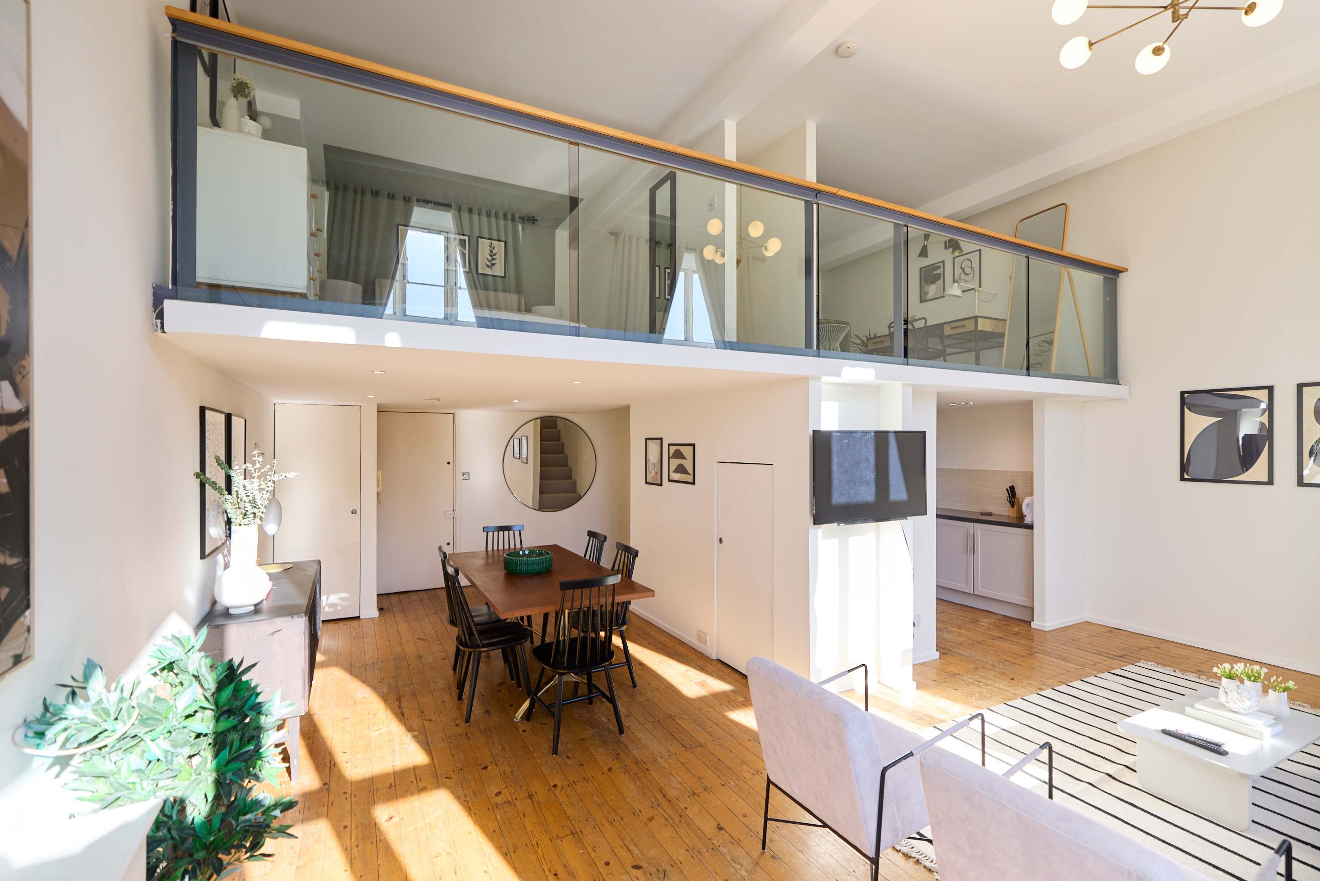 St Gabriel's Loft Apartment in 22 St. Gabriel Manor, Cormont Road SE5 9RH - Property image 5 - VivreStays