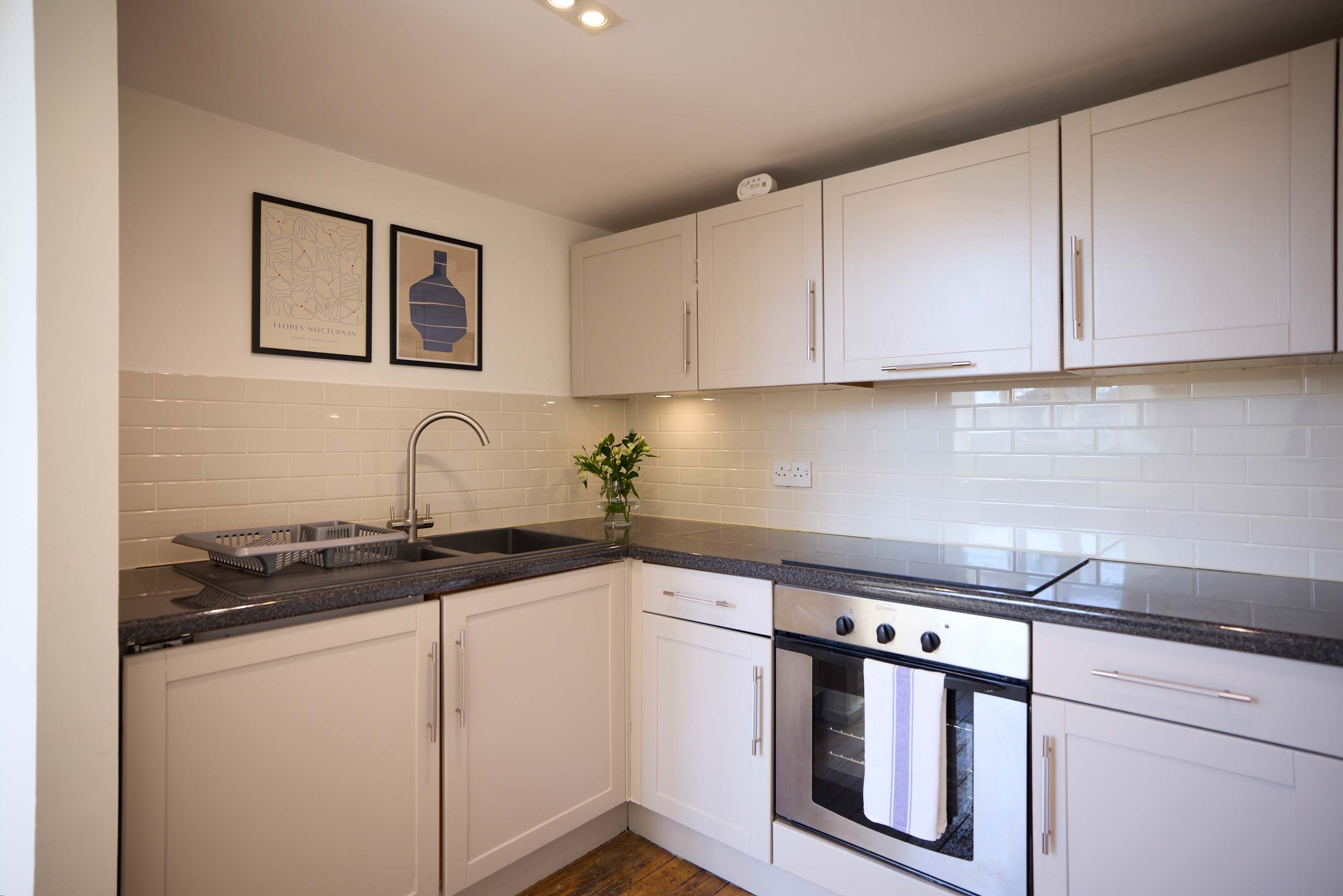 St Gabriel's Loft Apartment in 22 St. Gabriel Manor, Cormont Road SE5 9RH - Property image 7 - VivreStays