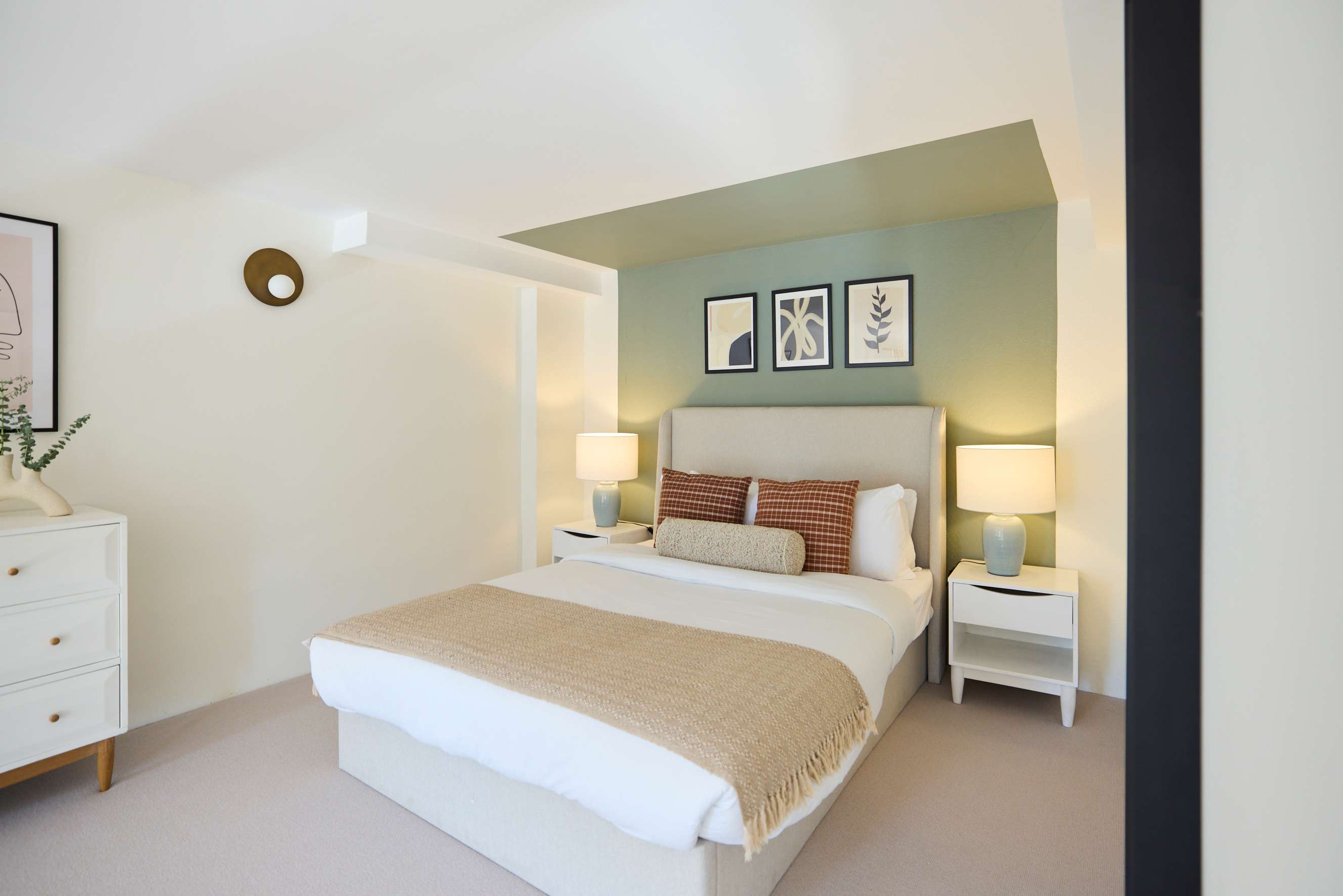 St Gabriel's Loft Apartment in 22 St. Gabriel Manor, Cormont Road SE5 9RH - Property image 14 - VivreStays