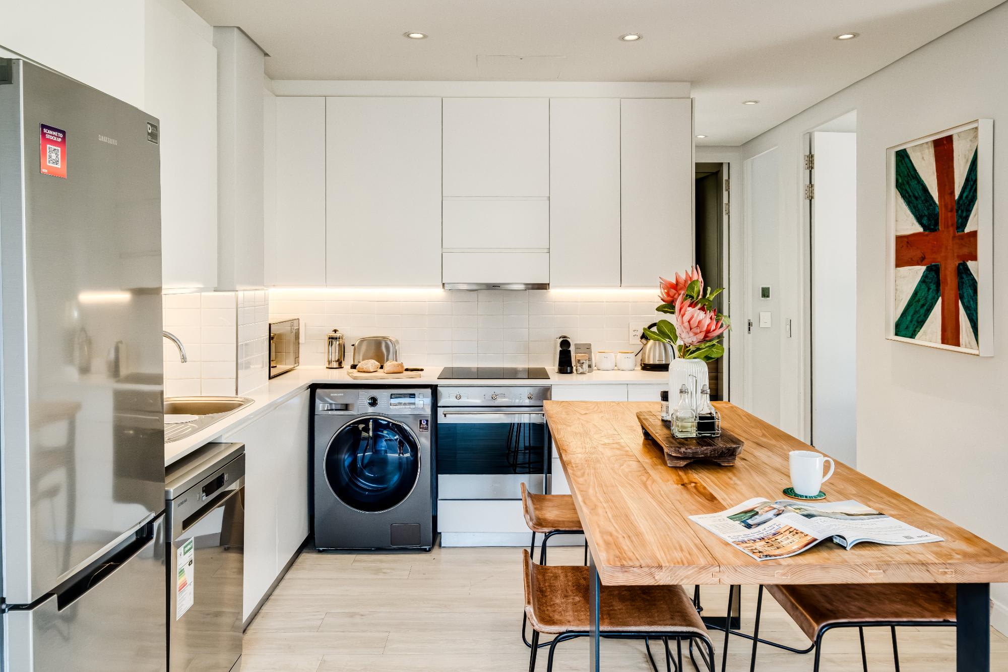 Gorgeous Apartment in Bustling De Waterkant 304 on N 9