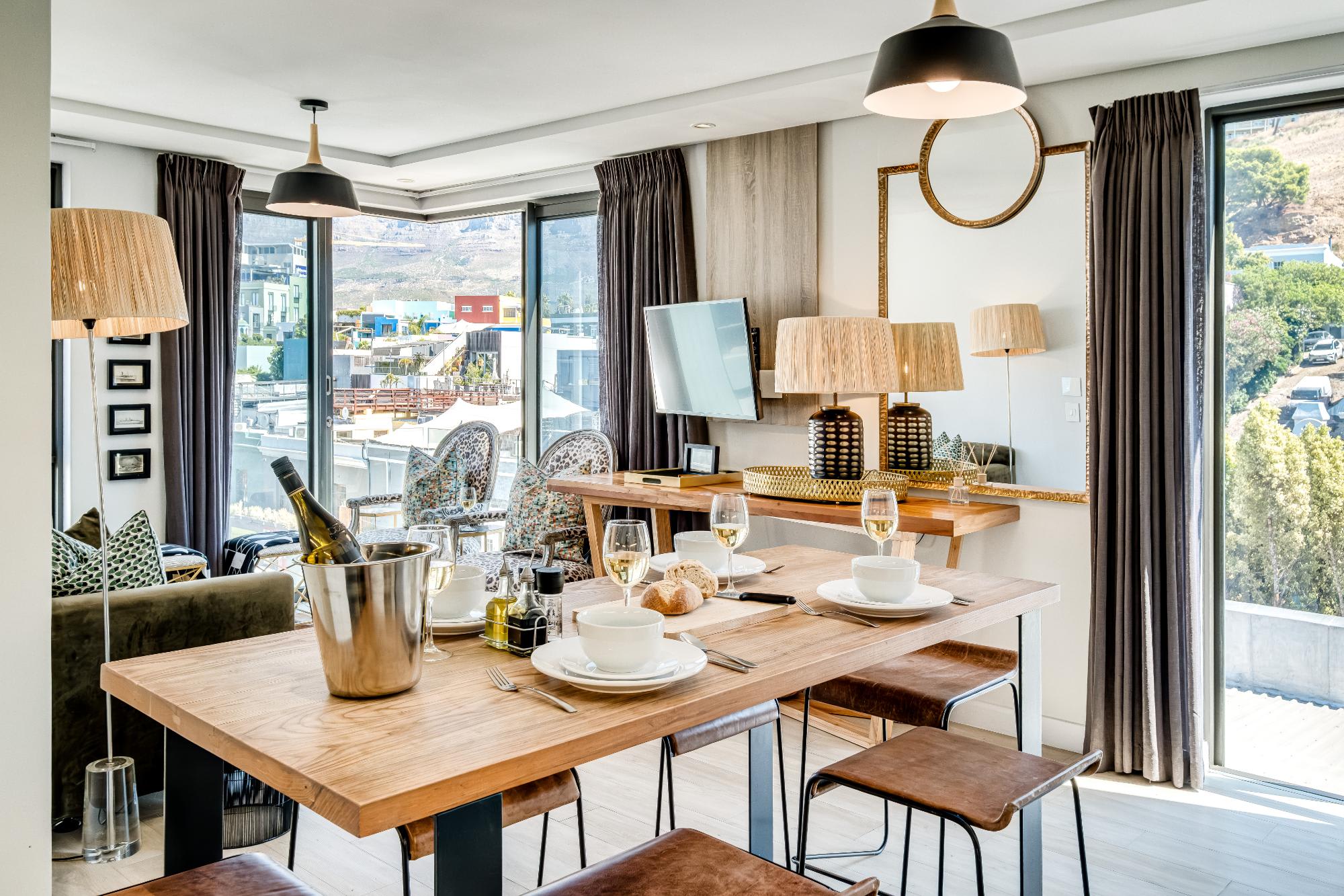 Beautiful Apartment with Mountain Views 404 on N 2