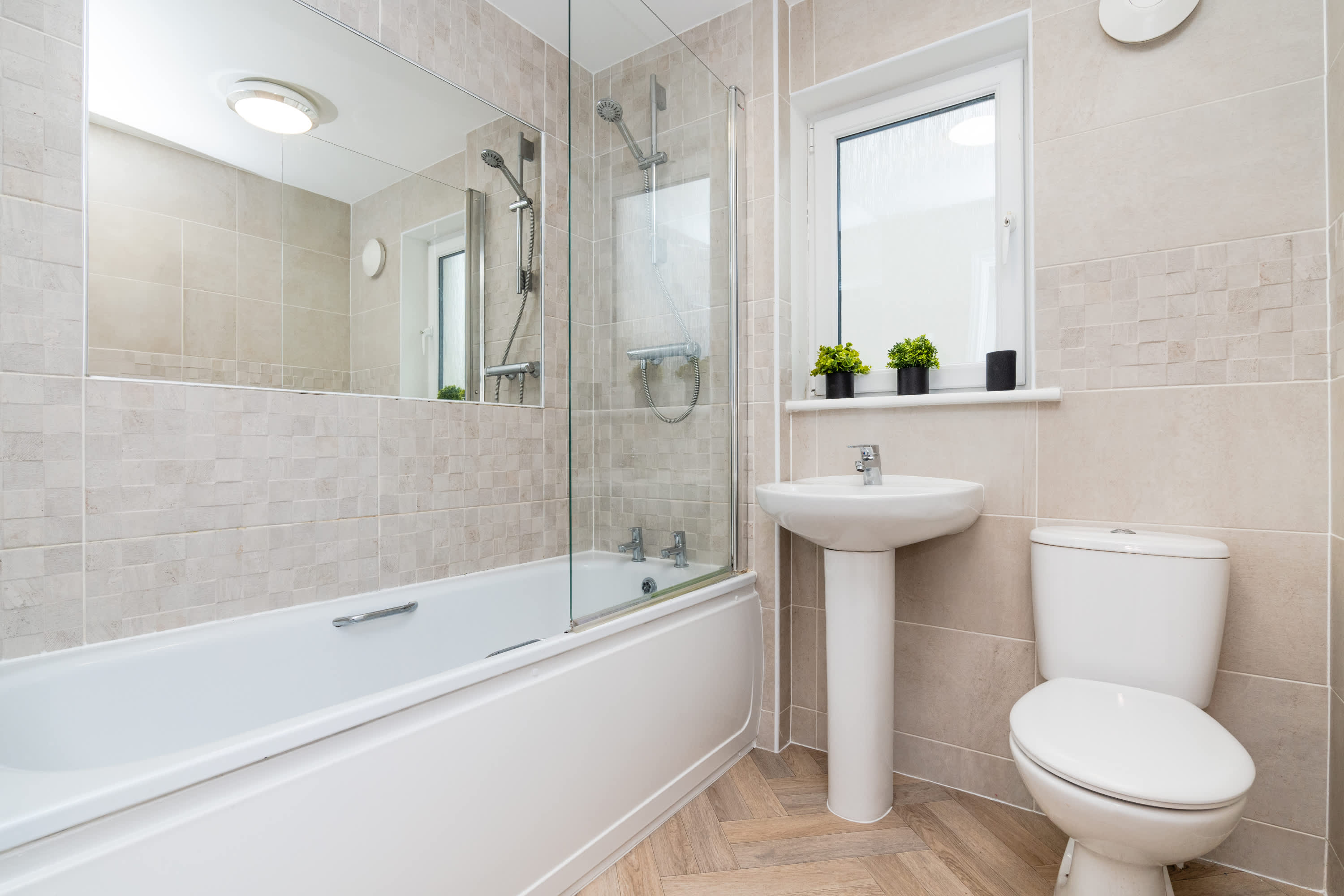 3BR Parking Nr Dalhousie Castle &Edinburgh Airport in Auld Coal Road EH19 3JL - Property image 21 - VivreStays