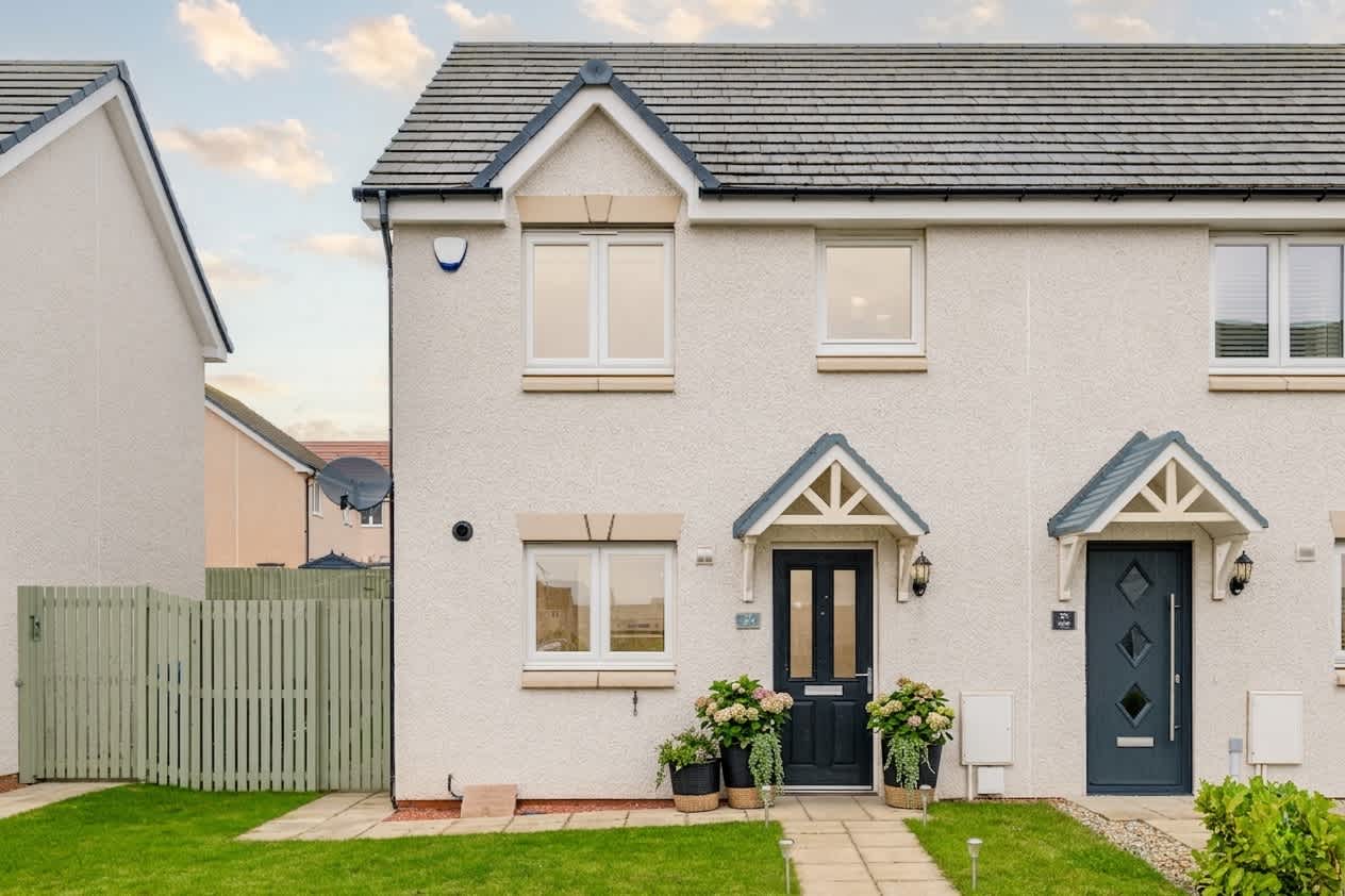 3BR Parking Nr Dalhousie Castle &Edinburgh Airport serviced apartment - Bonnyrigg - VivreStays