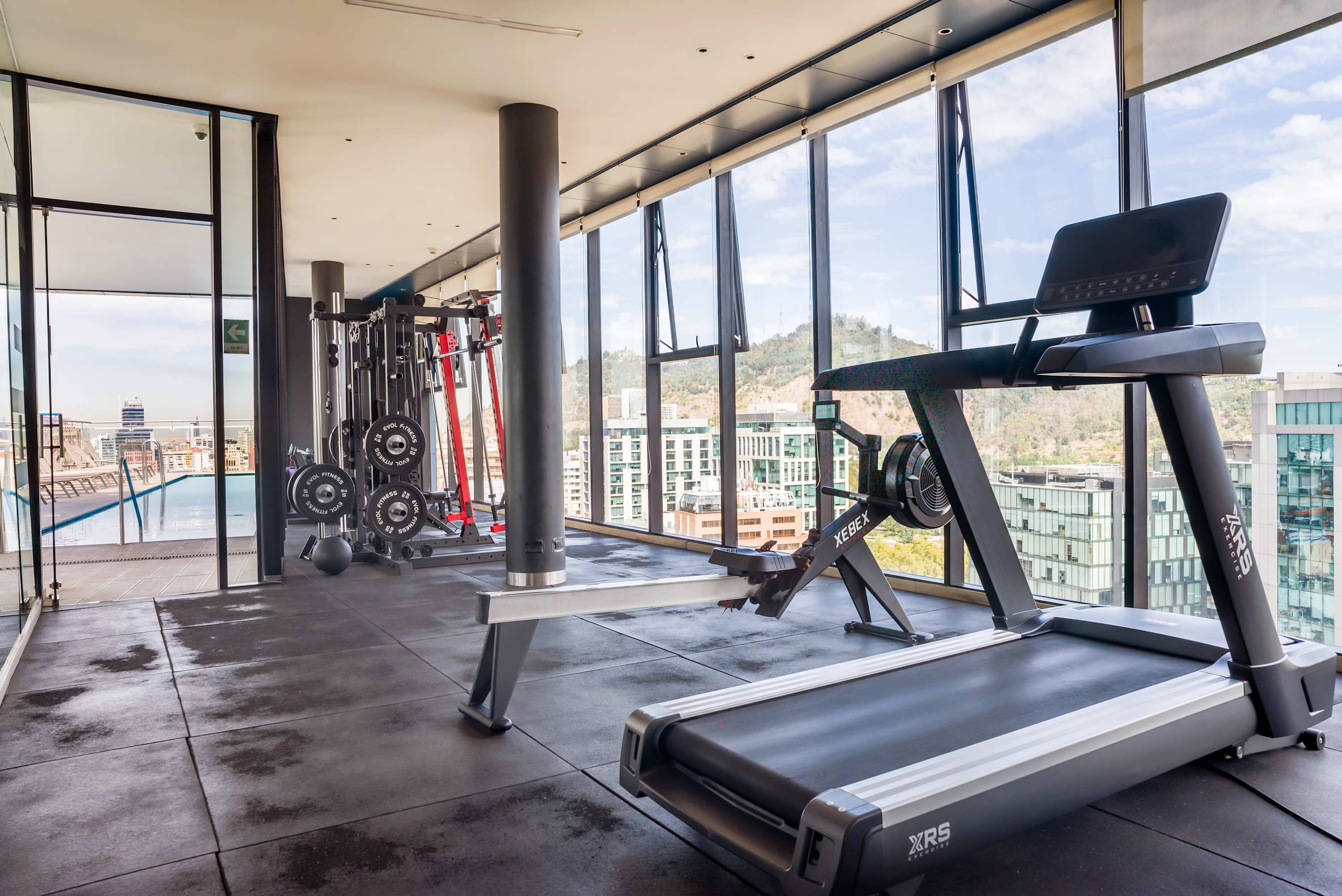 Upscale 2BR Flat: Views in Trendy Providencia