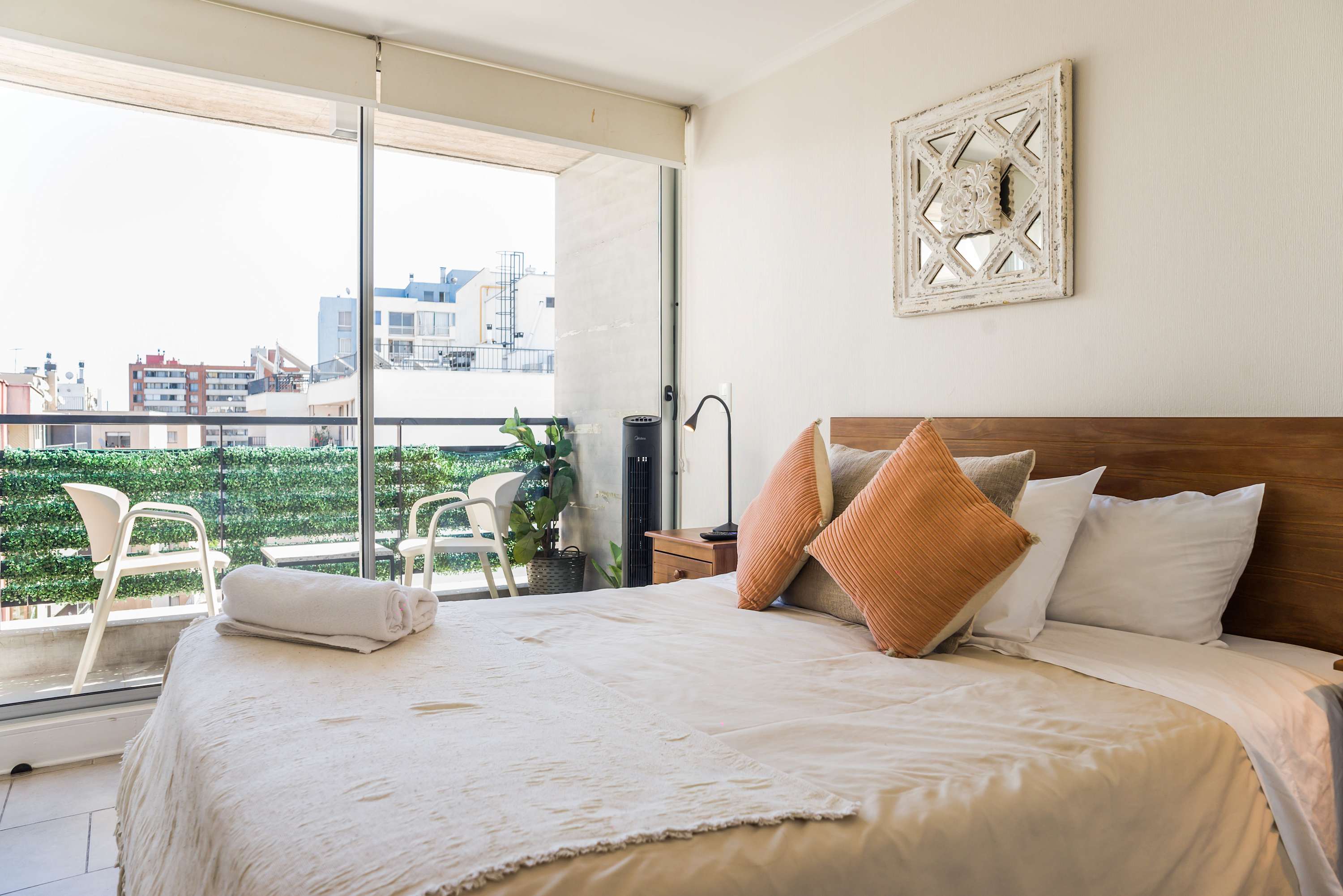 Central Chic 1BR Steps from Metro & Attractions