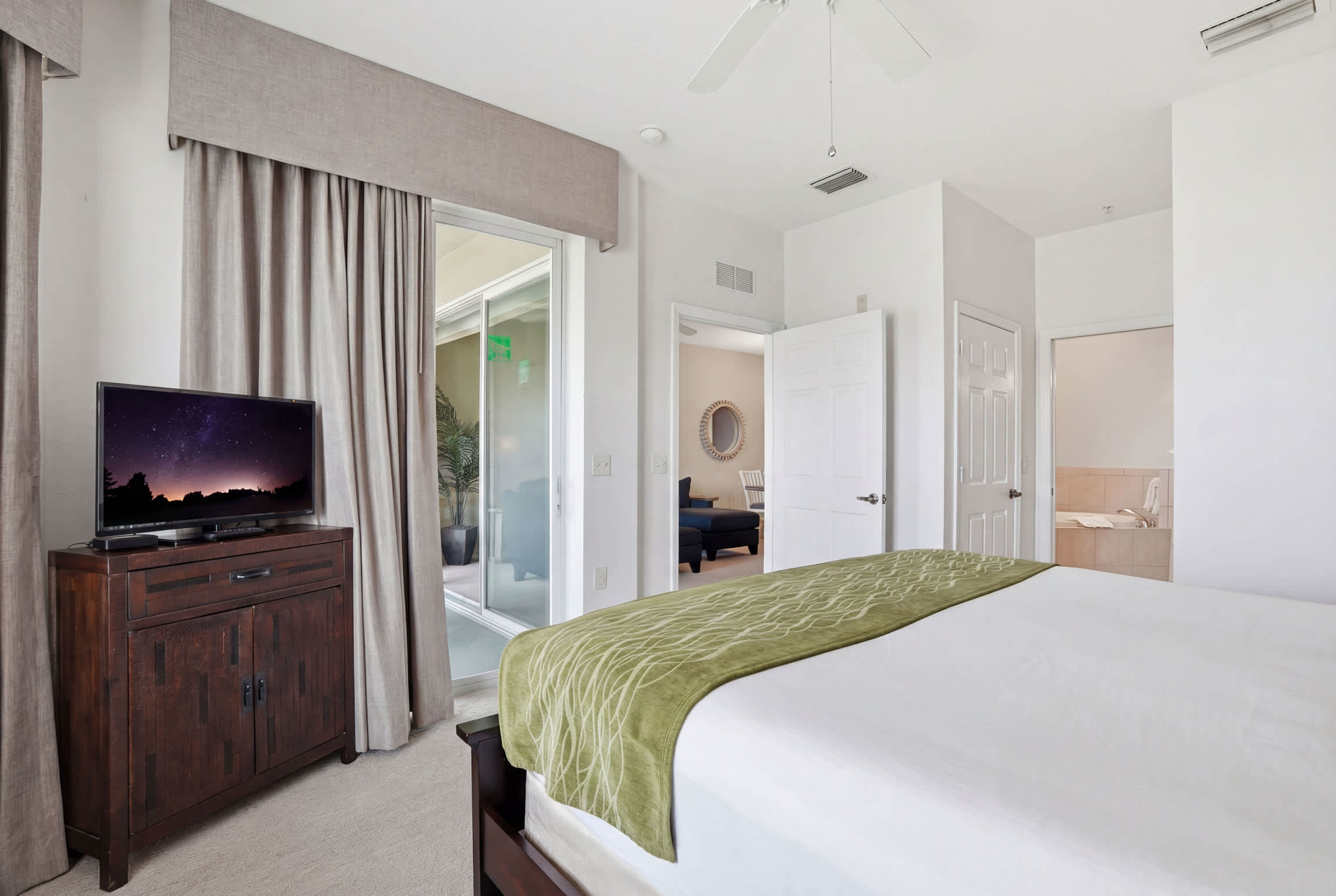 424 Lake and Fountain Views Second Floor | Photo 26