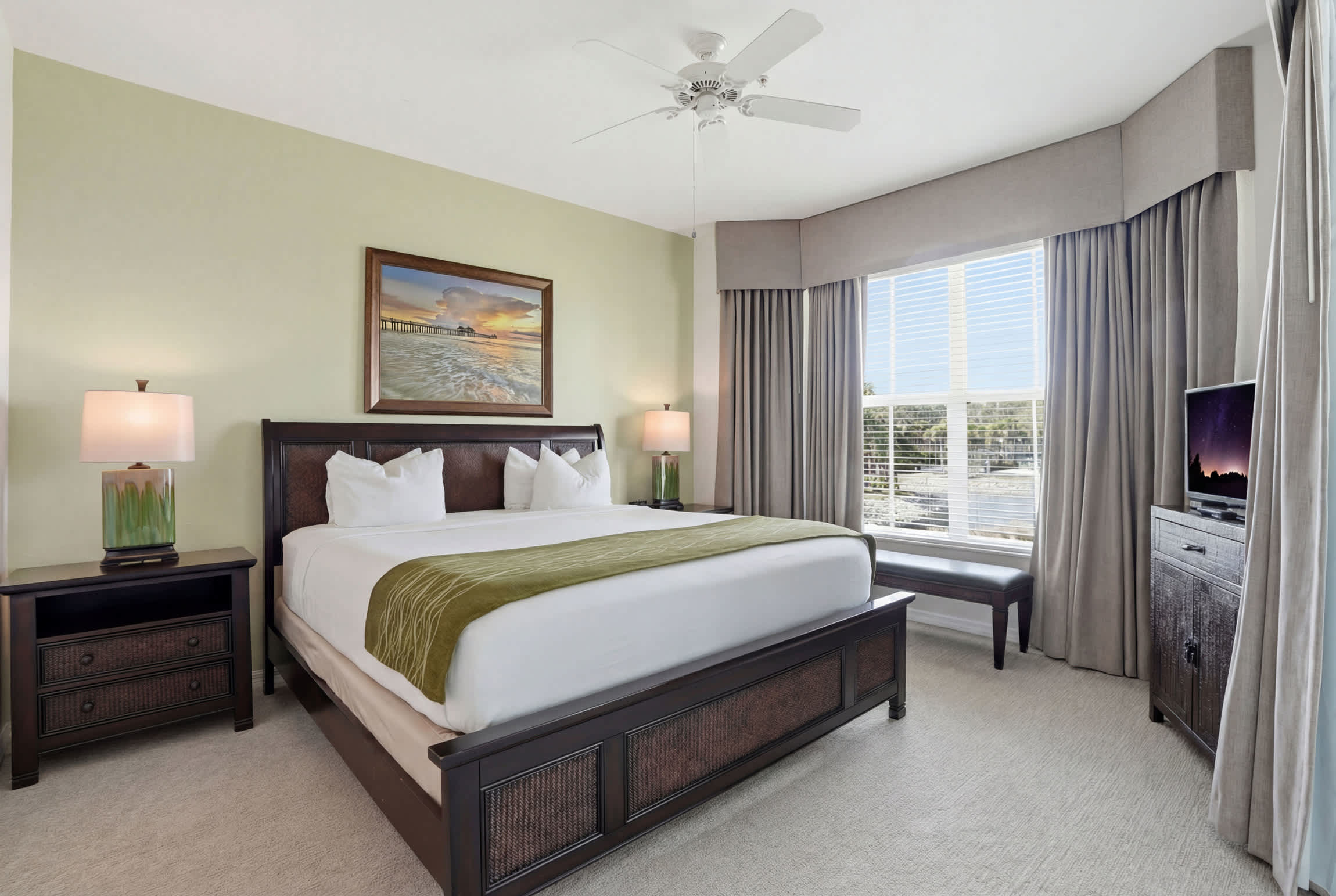 424 Lake and Fountain Views Second Floor | Photo 3