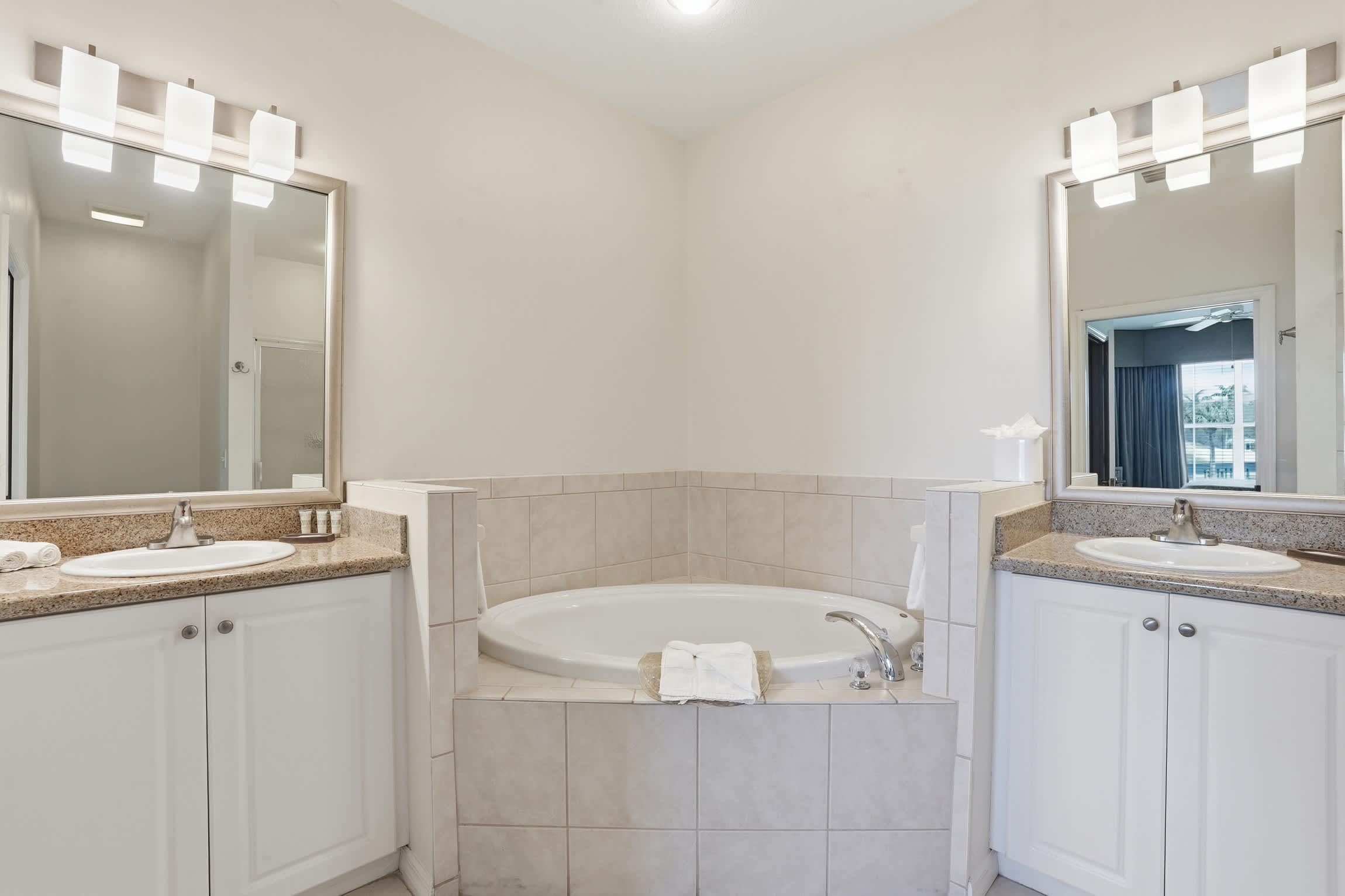 424 Lake and Fountain Views Second Floor | Photo 27