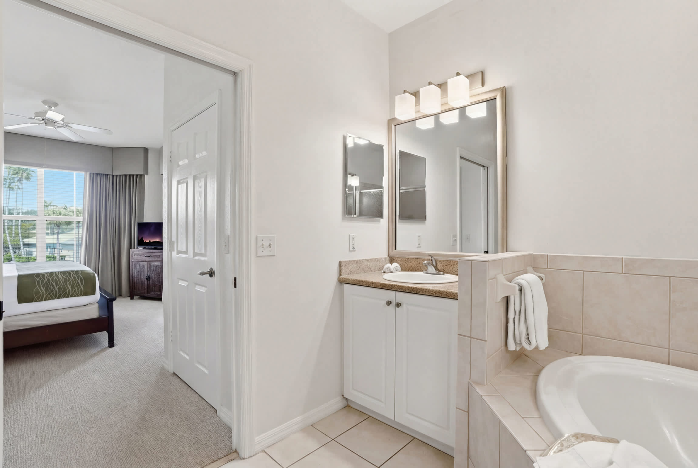 424 Lake and Fountain Views Second Floor | Photo 29