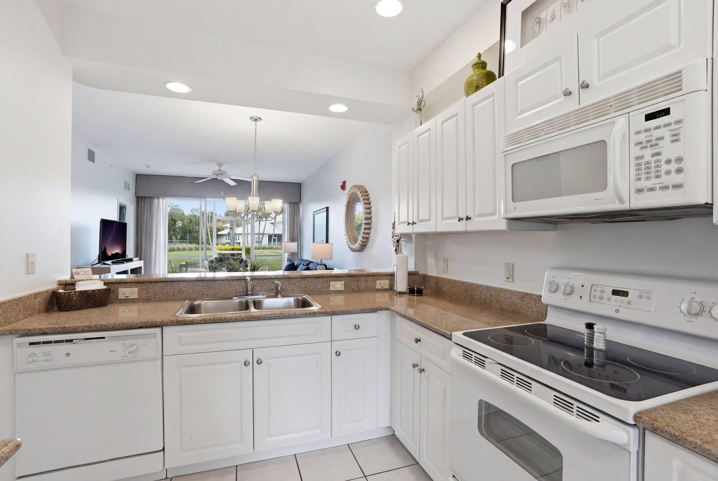 414 Wheelchair Accessible Sleeps 6 | Photo 14