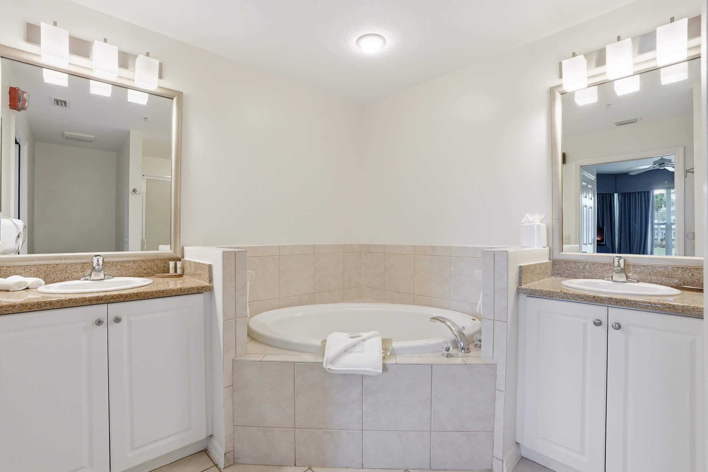 414 Wheelchair Accessible Sleeps 6 | Photo 33