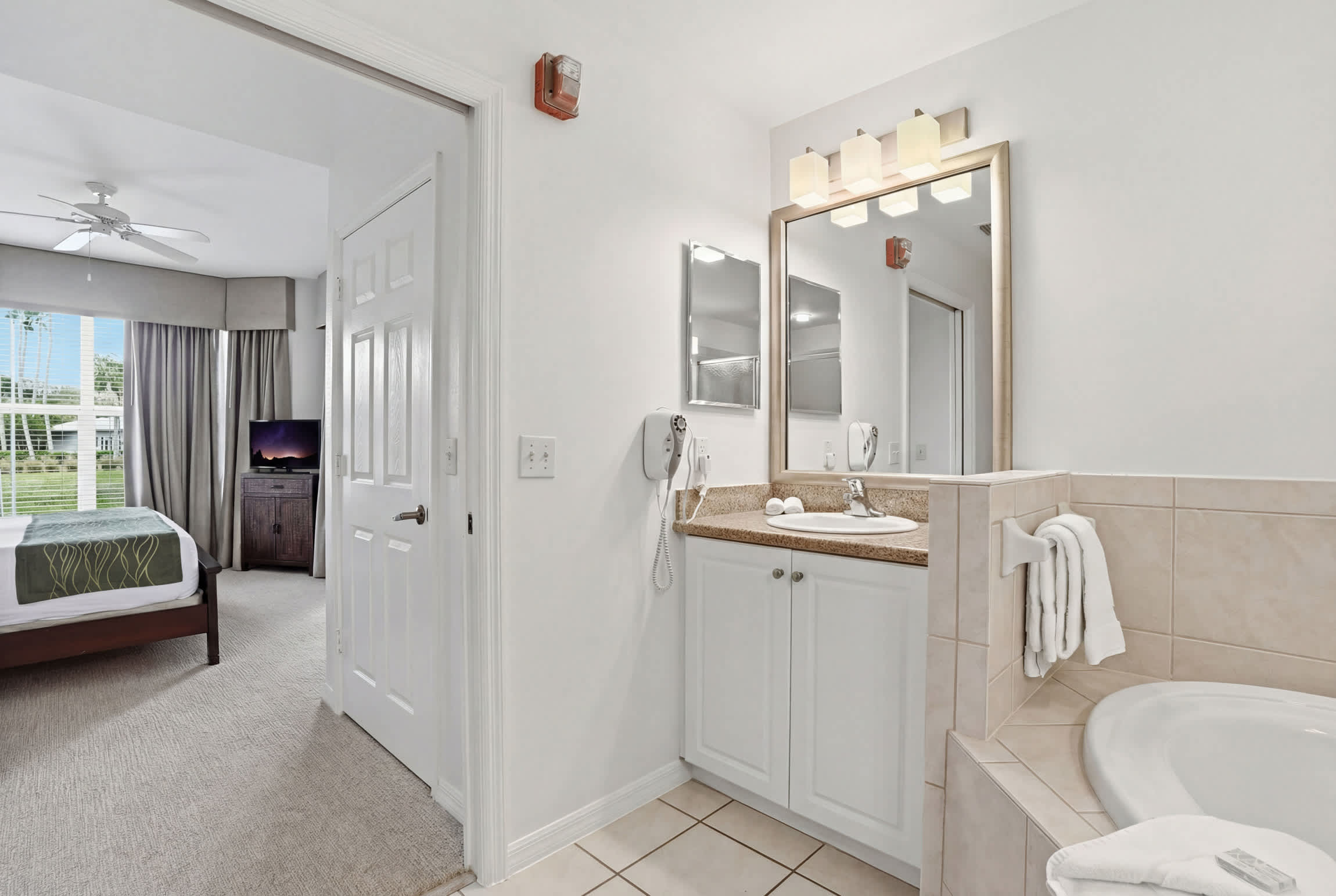 414 Wheelchair Accessible Sleeps 6 | Photo 34