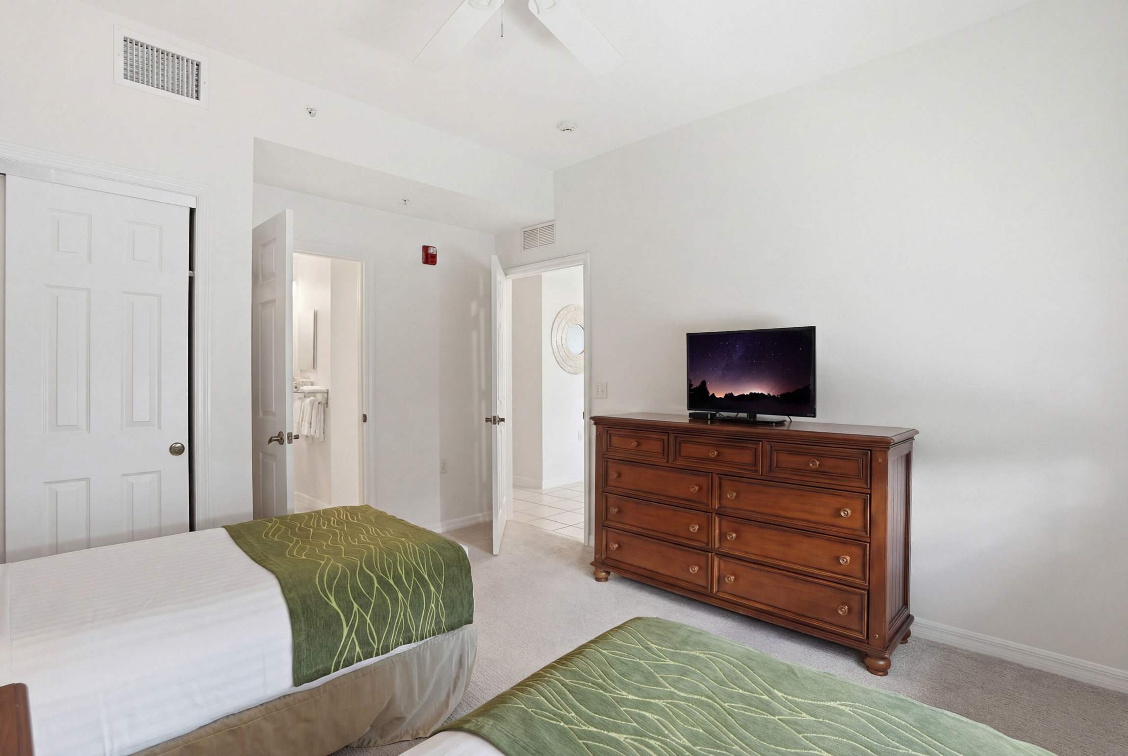 414 Wheelchair Accessible Sleeps 6 | Photo 22