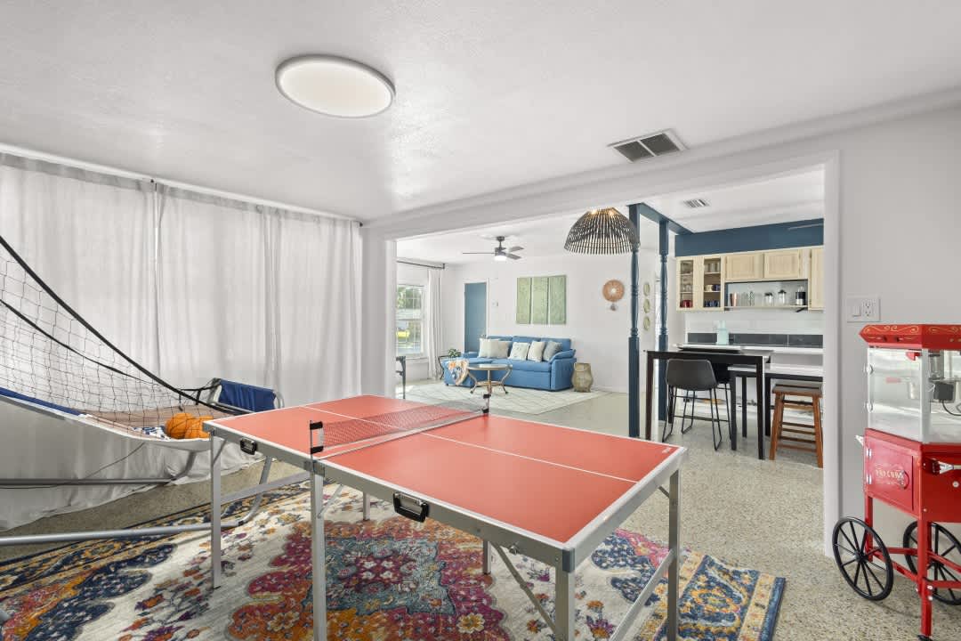 Pet Friendly 2B, Games & BBQ - Walk to the Beach — Indian Rocks Beach, FL — vacation rental