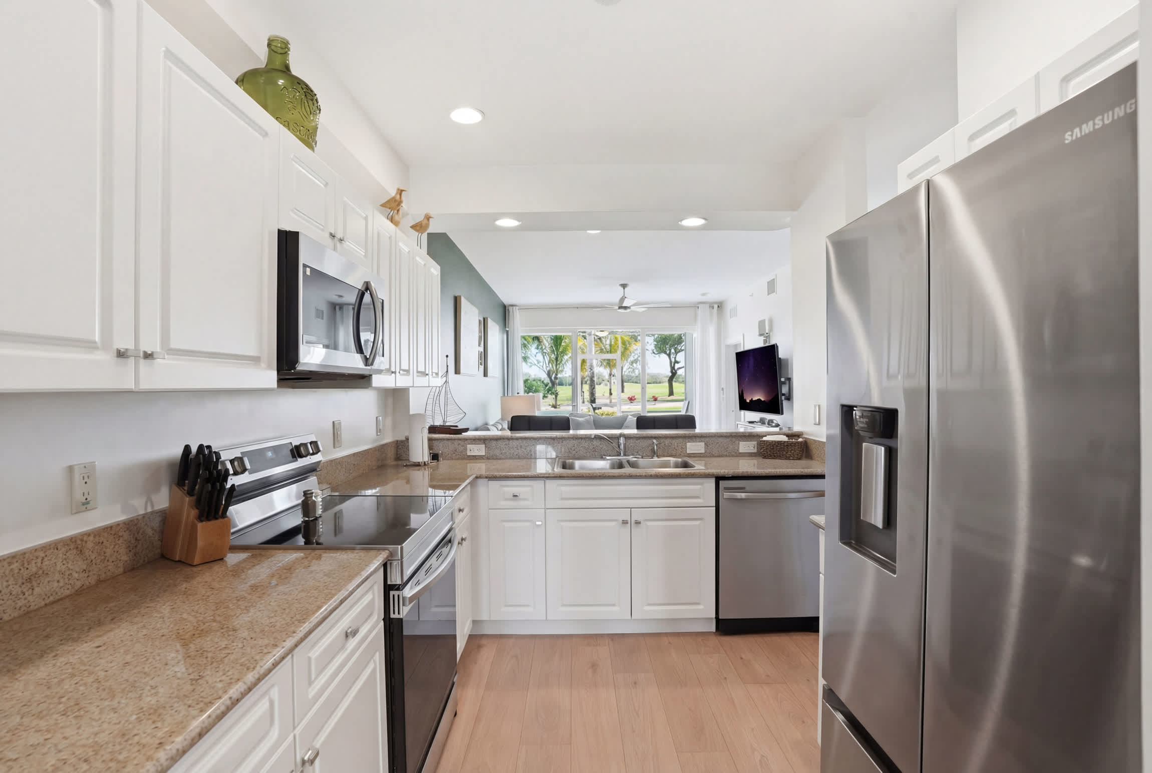 313 Luxury First Floor Golf Views Sleeps 4 | Photo 12