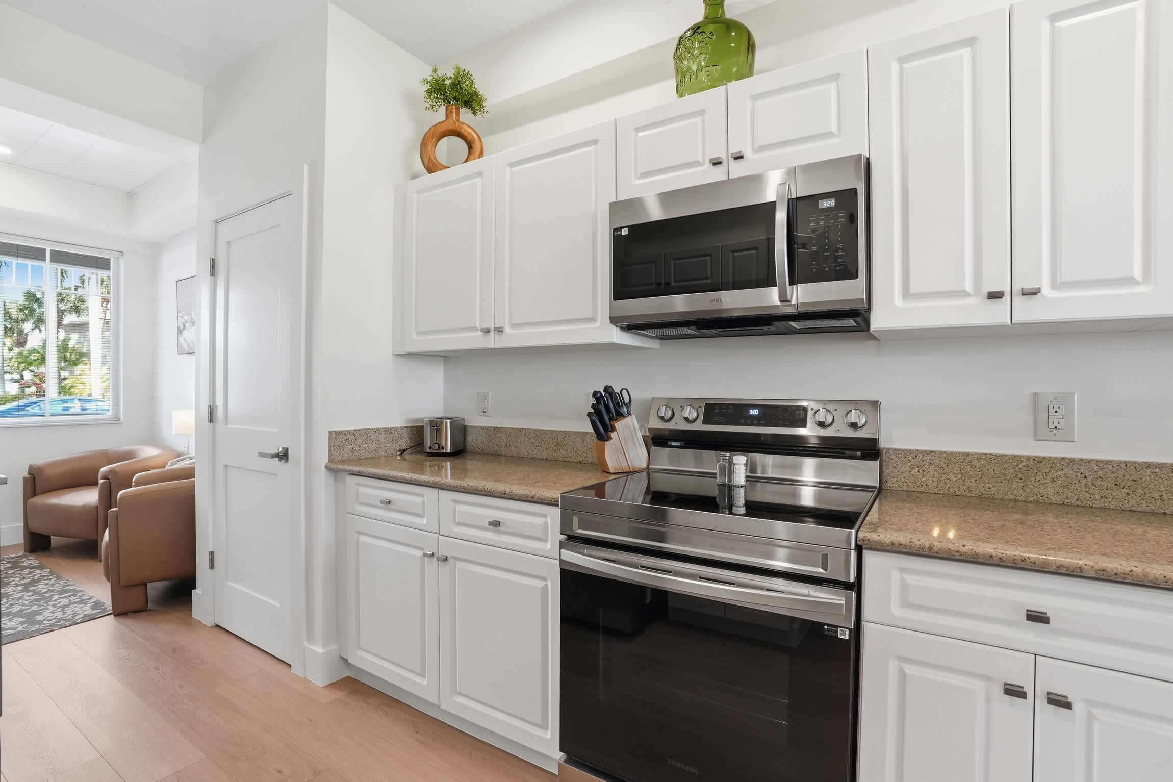 313 Luxury First Floor Golf Views Sleeps 4 | Photo 13