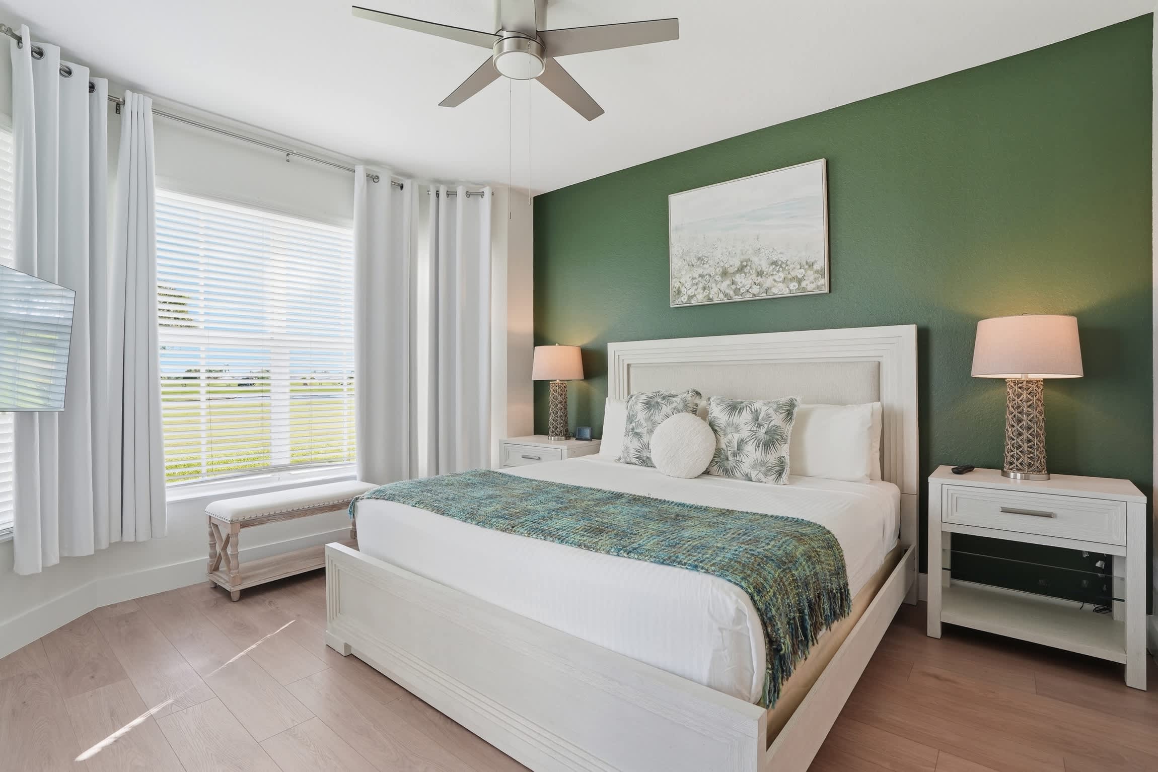 313 Luxury First Floor Golf Views Sleeps 4 | Photo 2