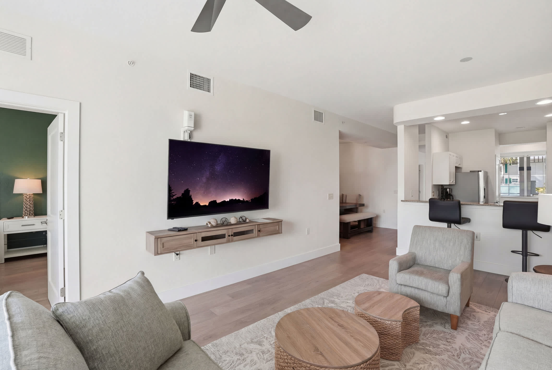 313 Luxury First Floor Golf Views Sleeps 4 | Photo 19