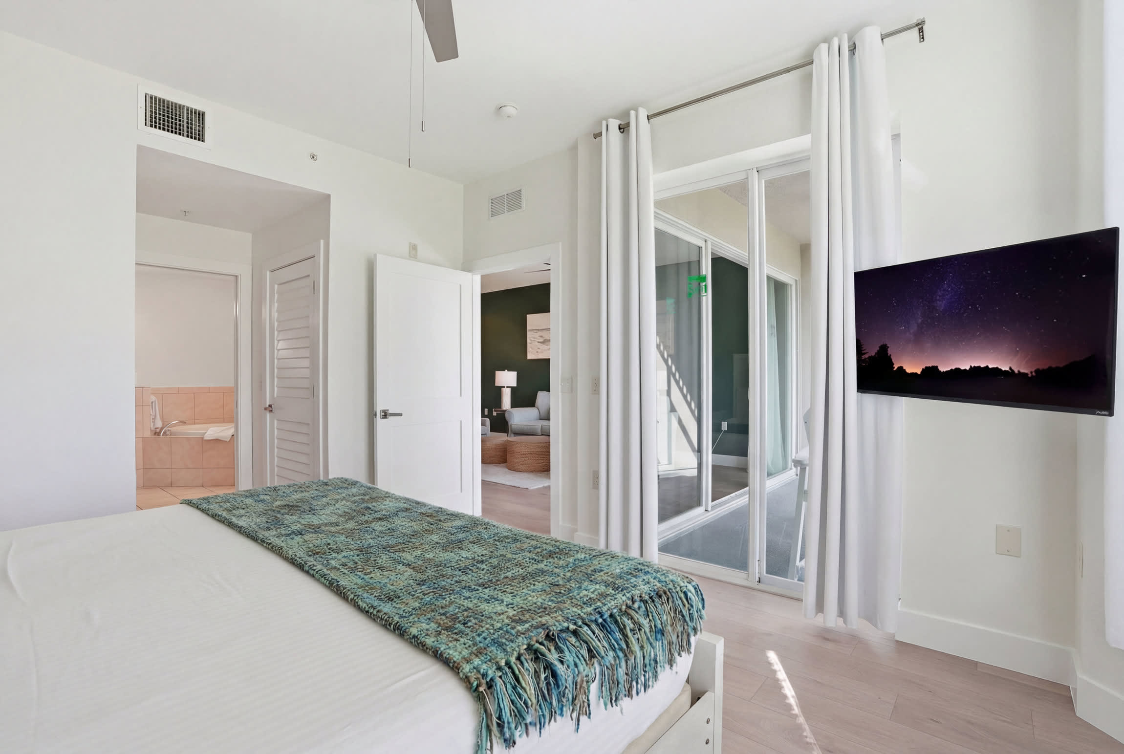 313 Luxury First Floor Golf Views Sleeps 4 | Photo 26