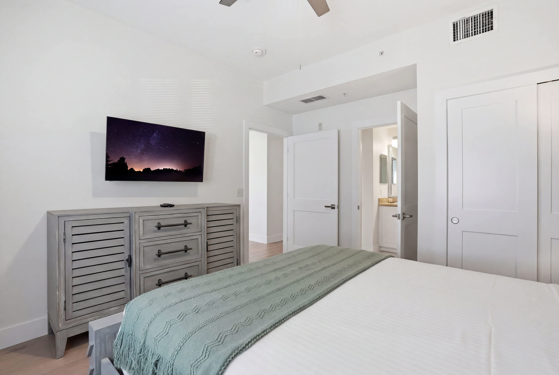 313 Luxury First Floor Golf Views Sleeps 4 | Photo 29