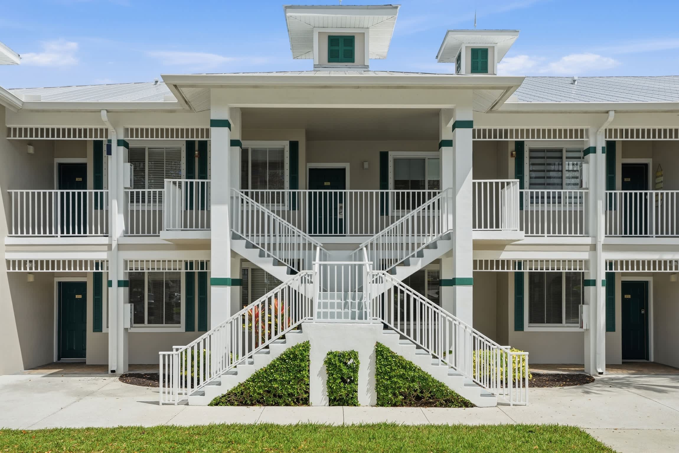 222 Beautiful Lake View Second Floor Sleeps 4 | Photo 29