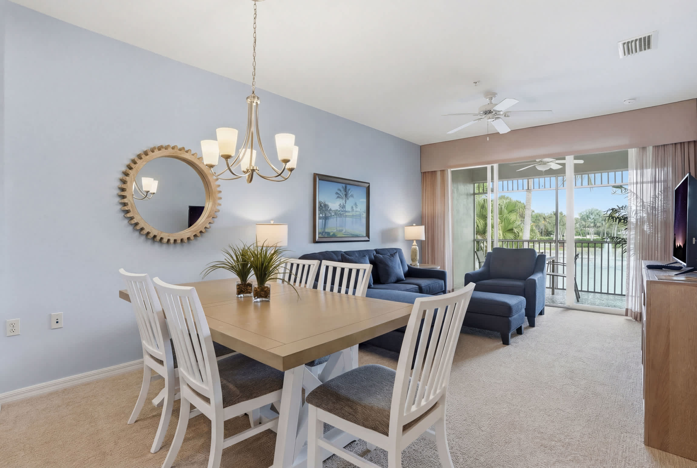 222 Beautiful Lake View Second Floor Sleeps 4 | Photo 17