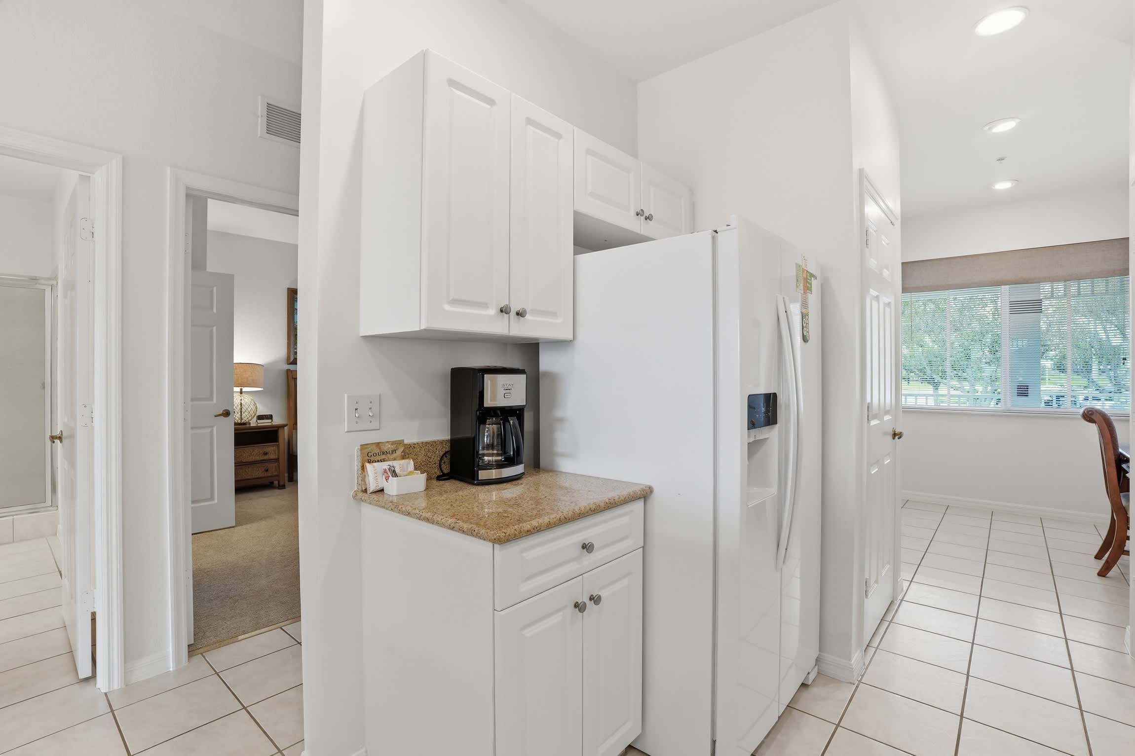 222 Beautiful Lake View Second Floor Sleeps 4 | Photo 12