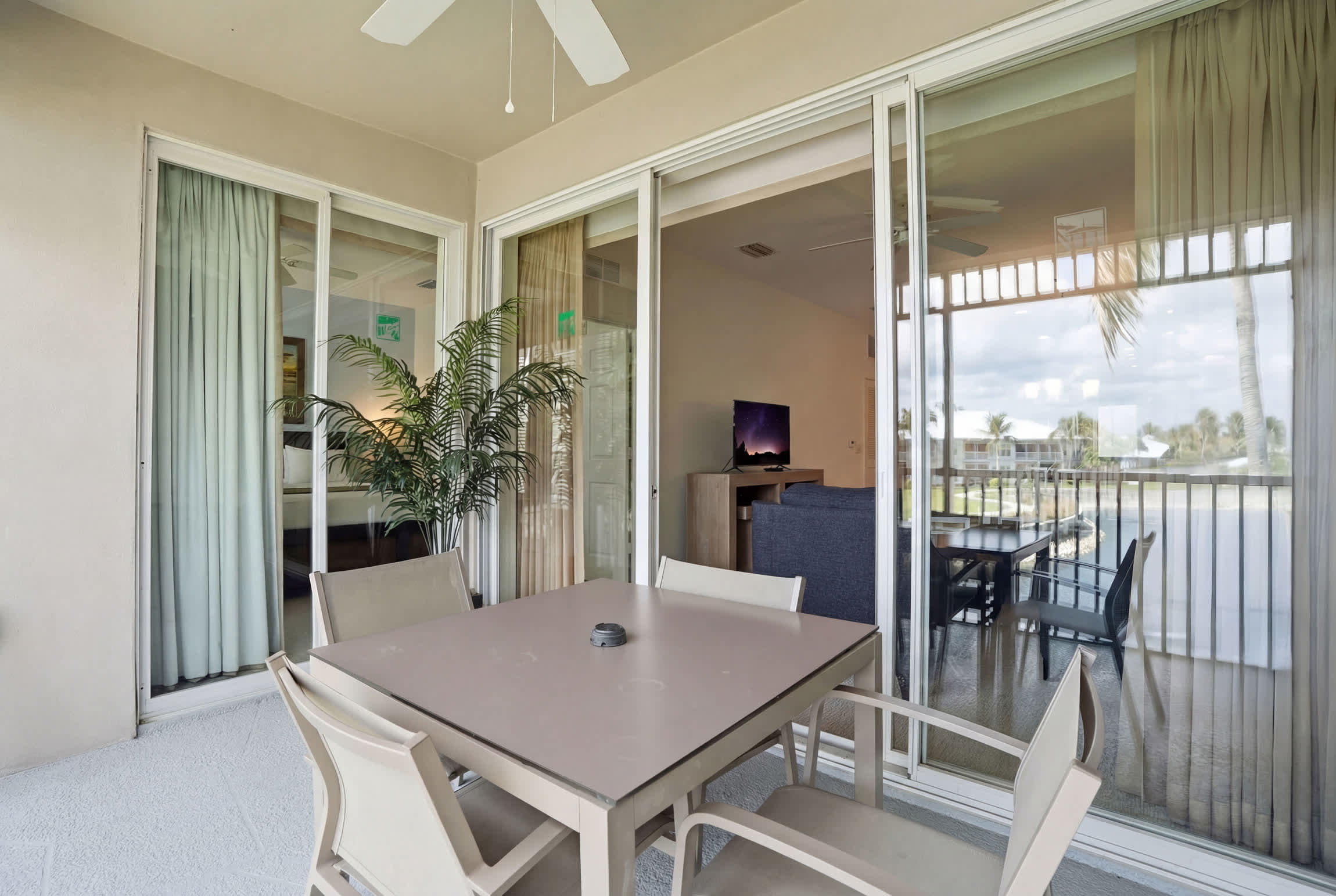 222 Beautiful Lake View Second Floor Sleeps 4 | Photo 27