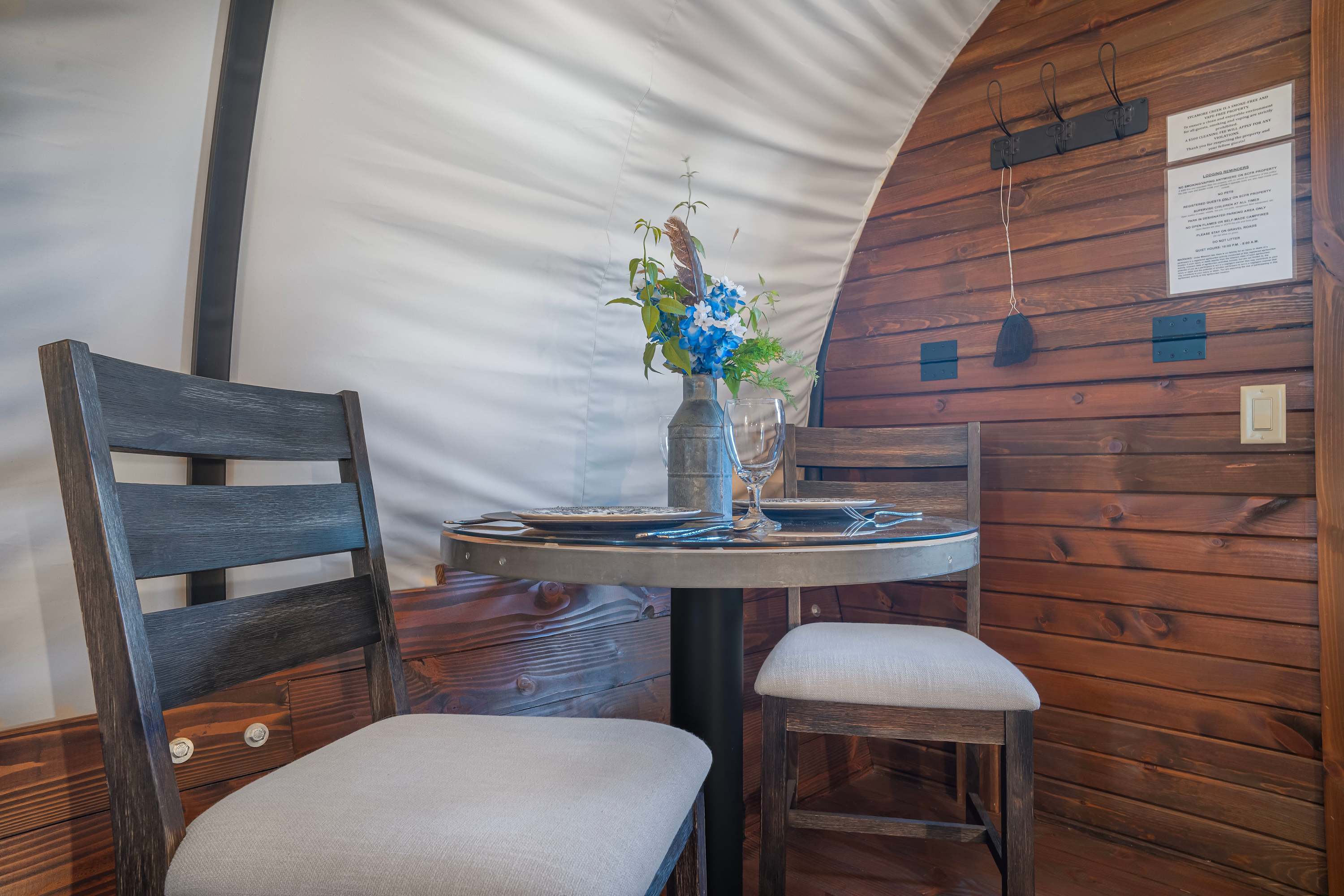 Cozy Couples Wagon | Lake Access + King bed