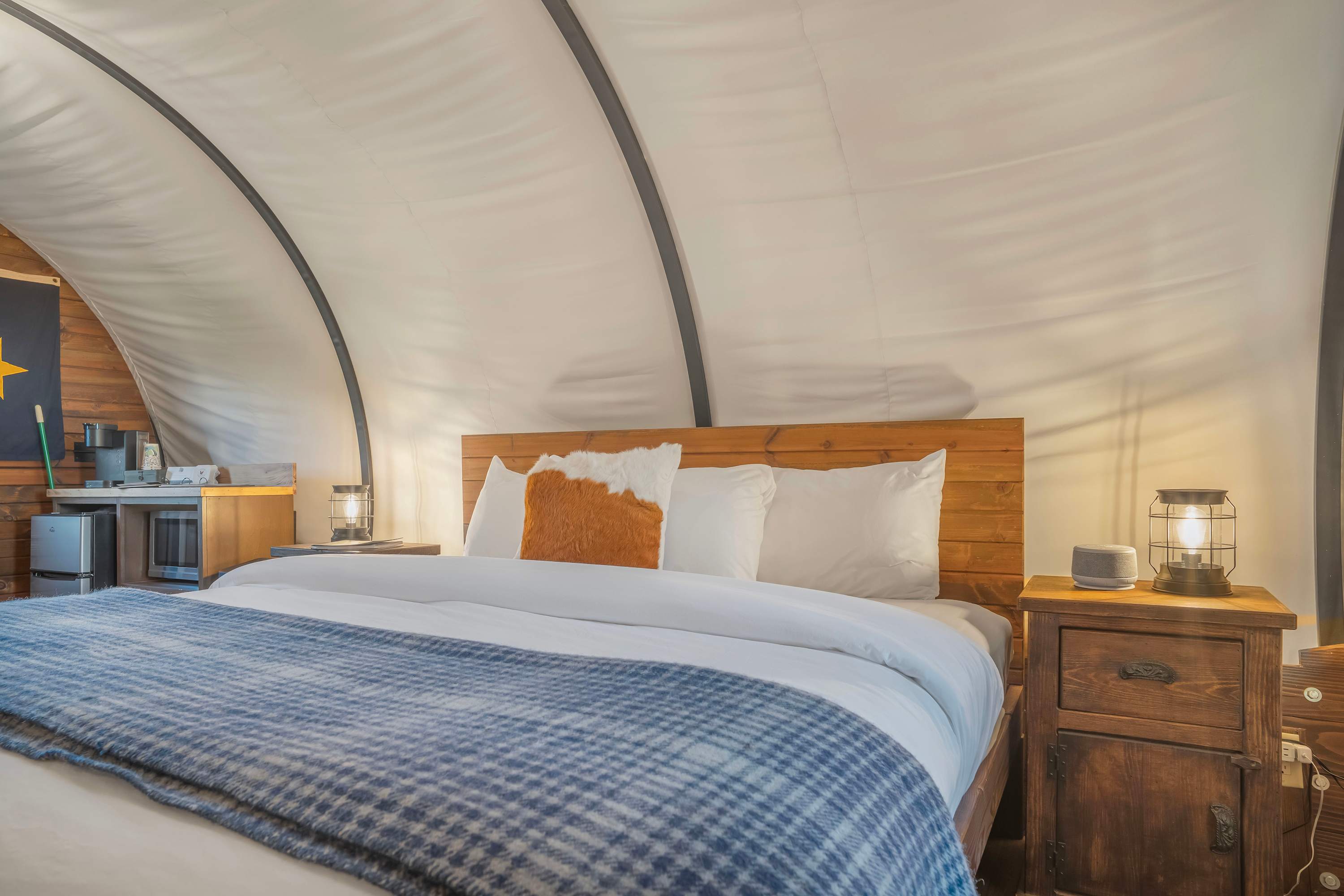 Cozy Couples Wagon | Lake Access + King bed