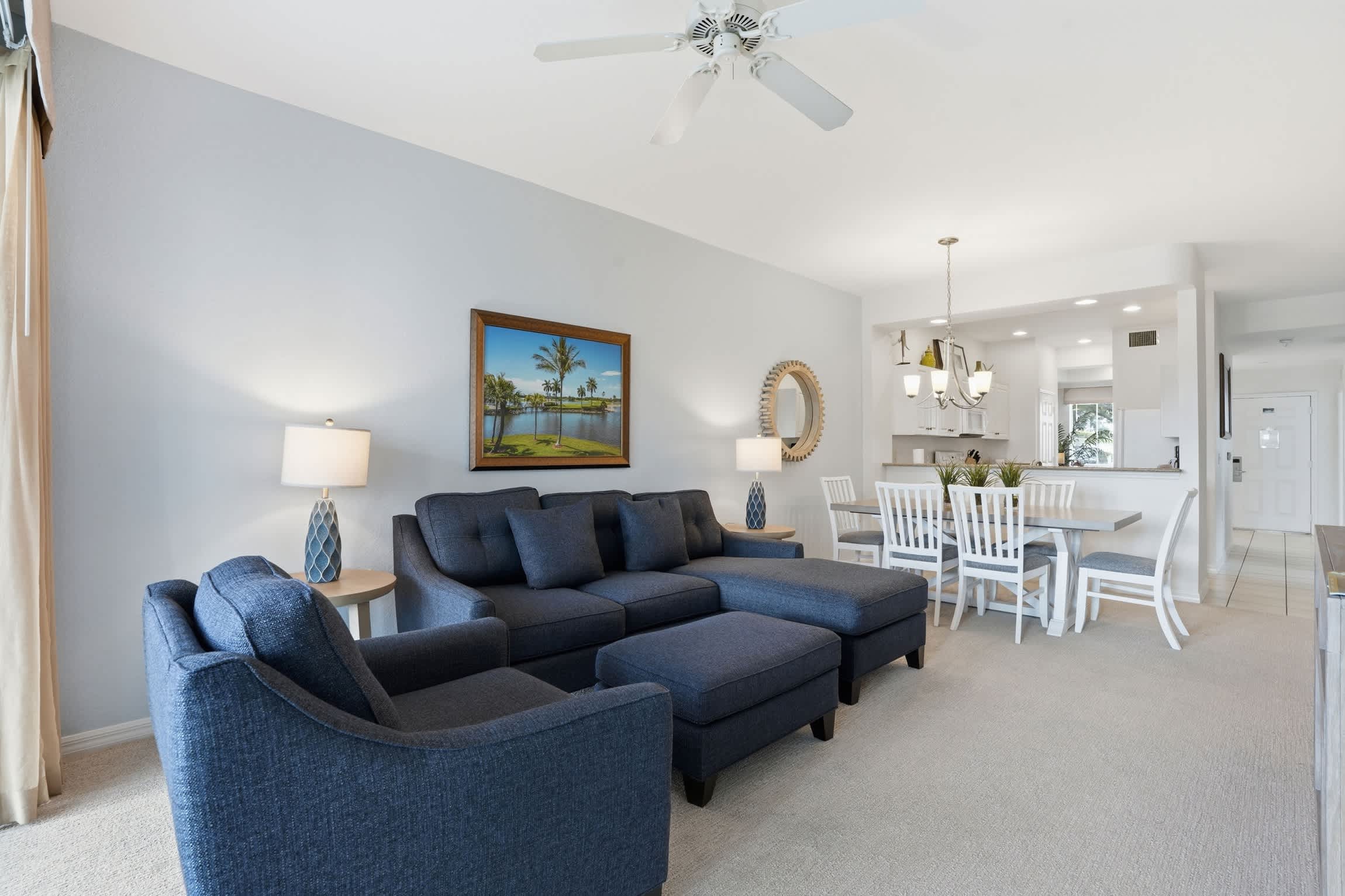 211 Lake and Fountain Views Sleeps 6 | Photo 13