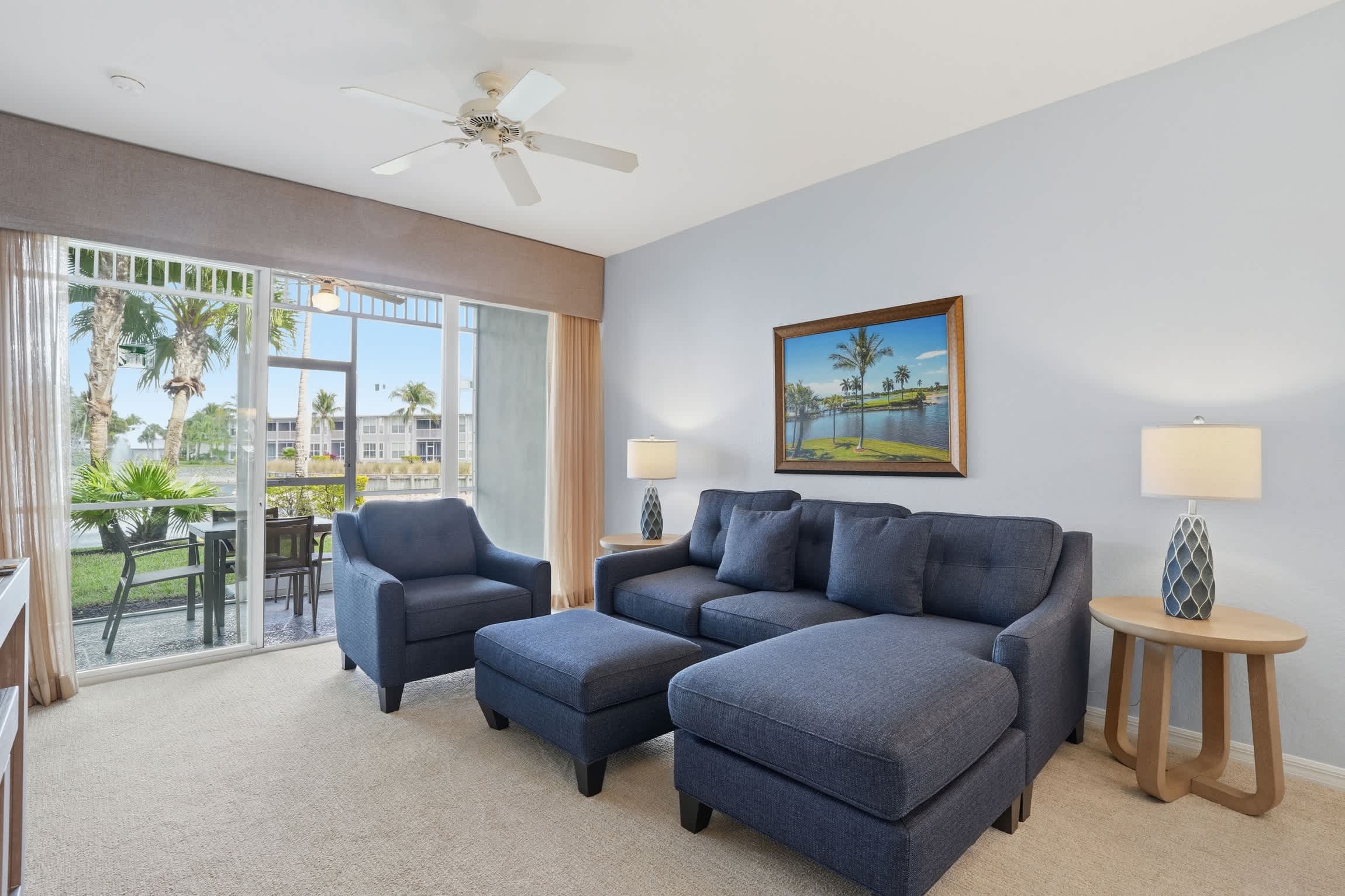 211 Lake and Fountain Views Sleeps 6