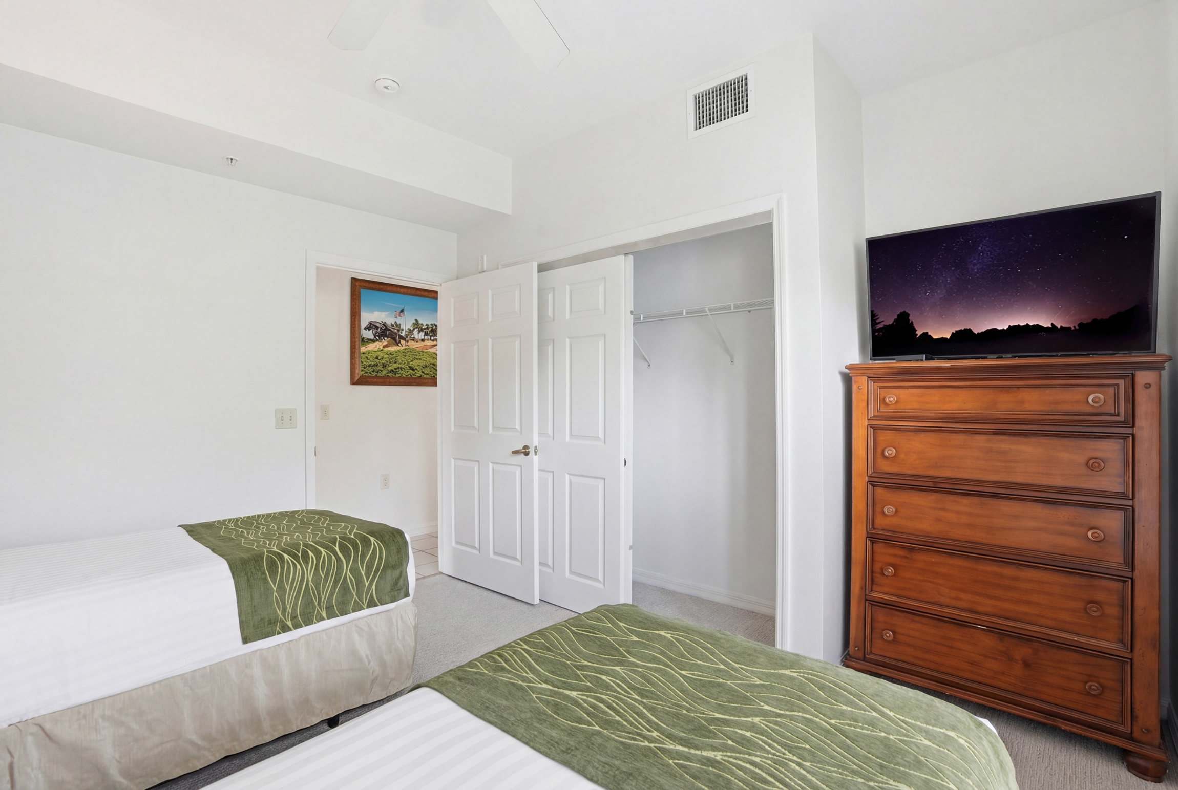 211 Lake and Fountain Views Sleeps 6 | Photo 29